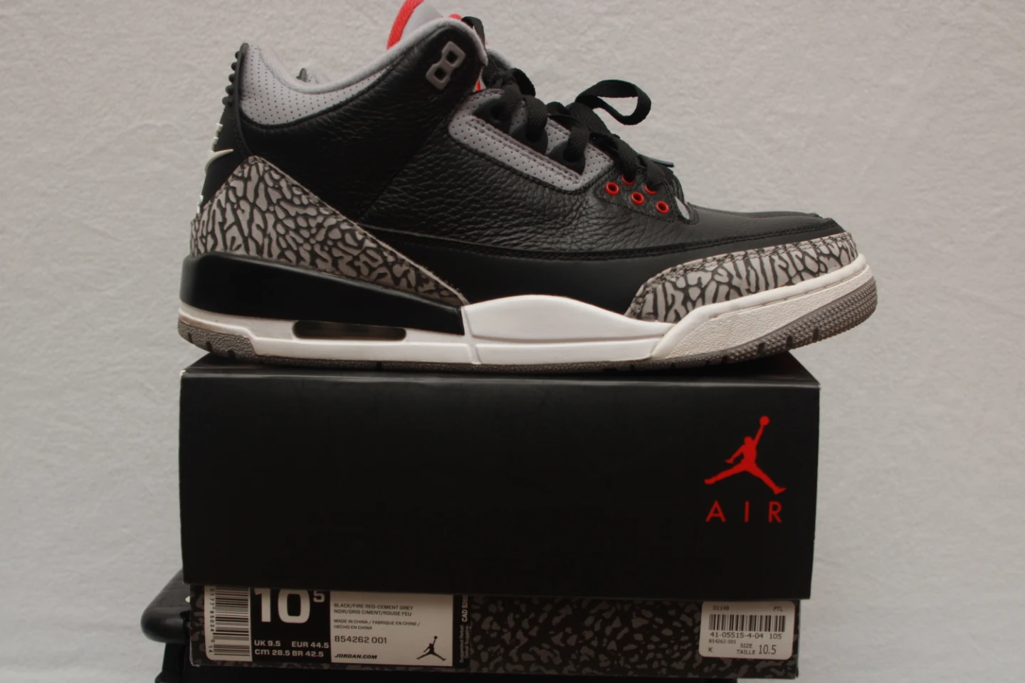 Air Jordan 3 black cement 2018 - photo 3