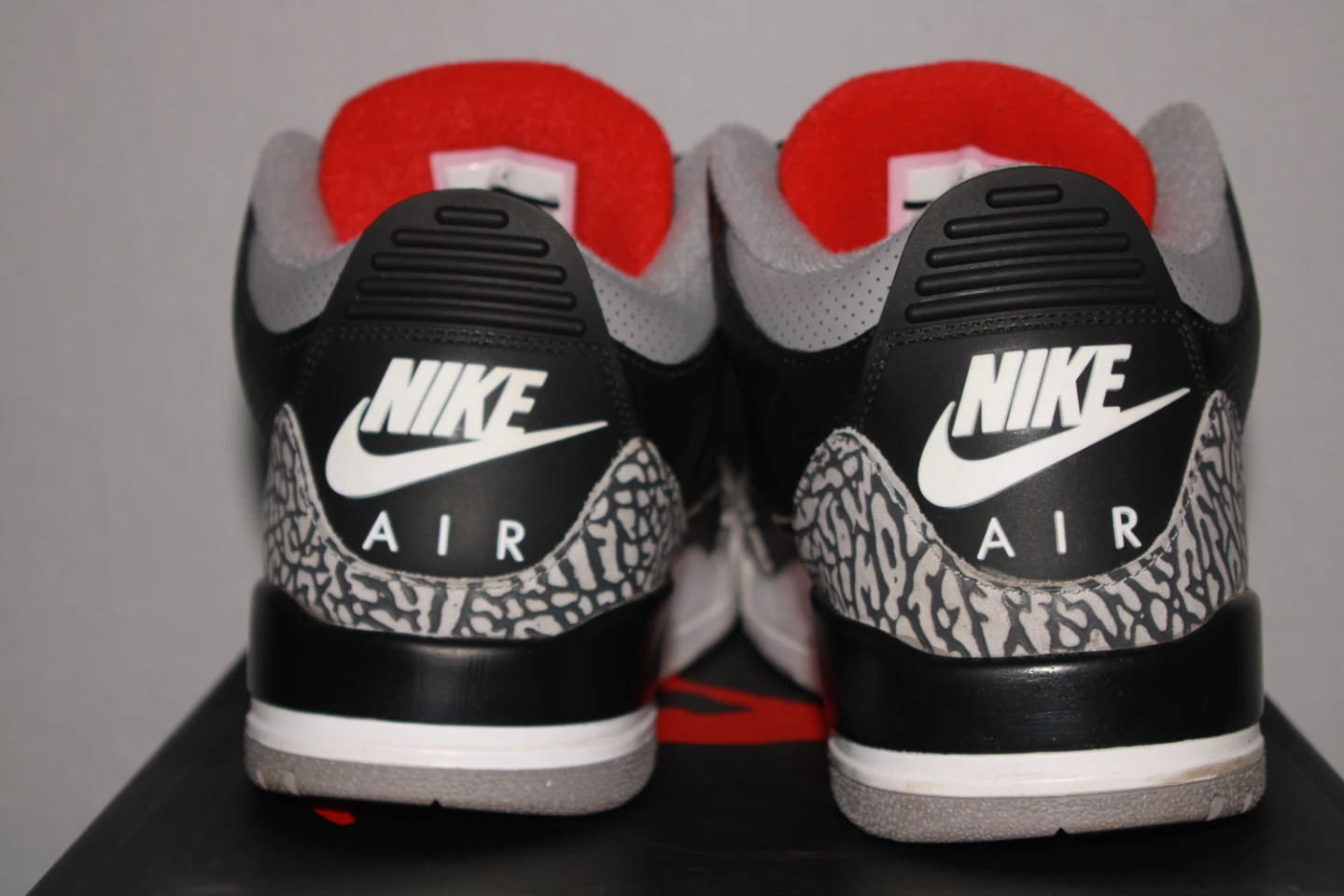 Air Jordan 3 black cement 2018 - photo 4