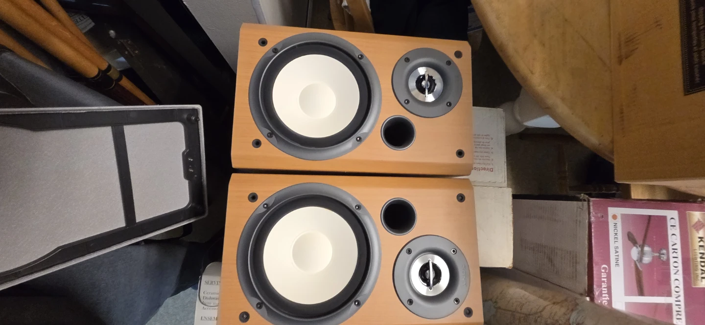 Small sony desktop speakers 🏆