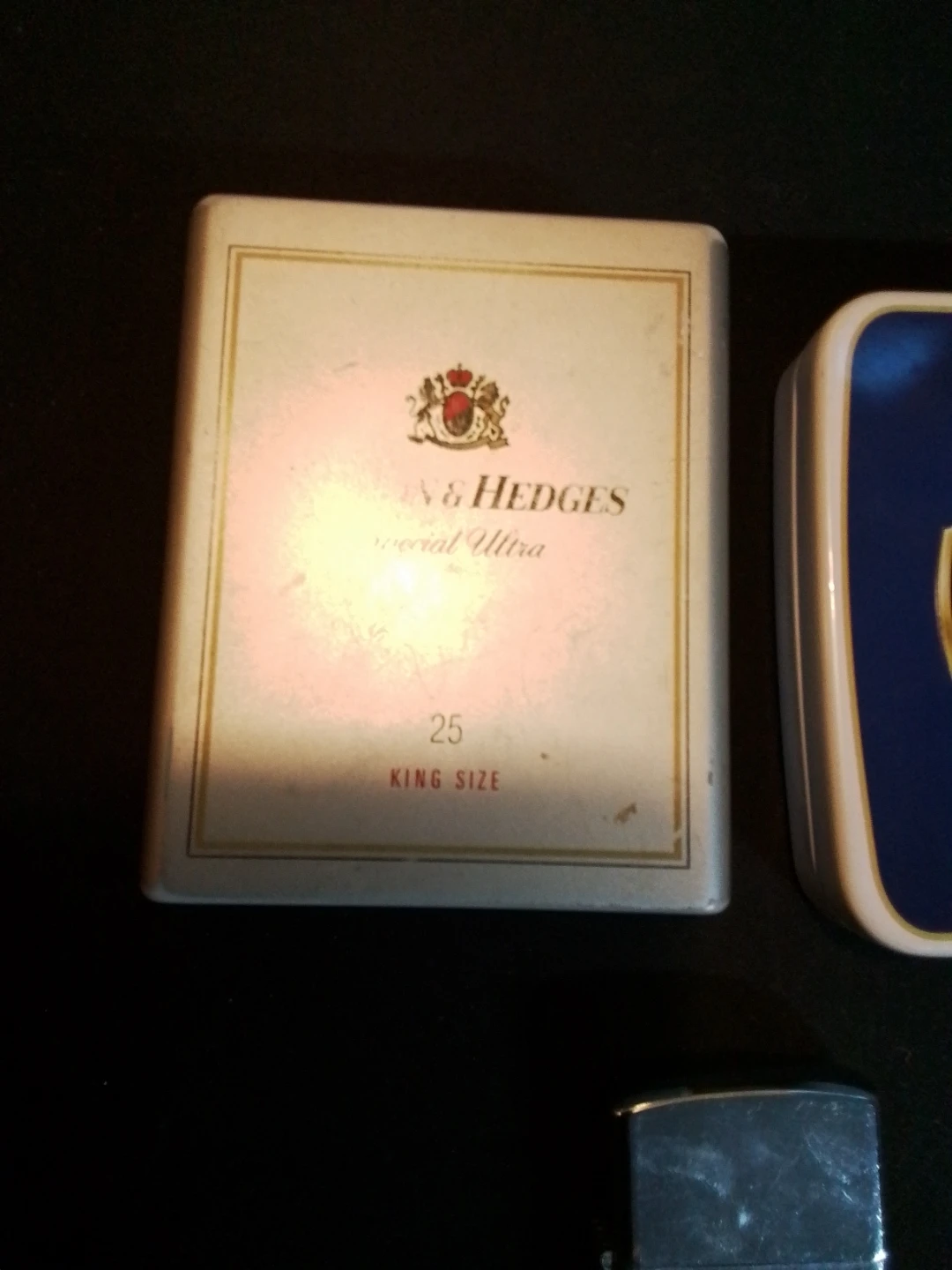 Plastic Benson Hedges Rothmans Tin No Marking Lighter Spark - photo 2