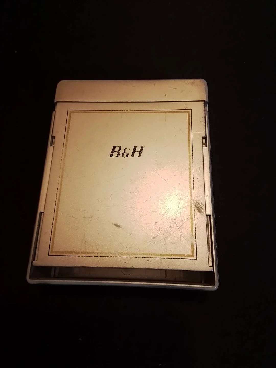 Plastic Benson Hedges Rothmans Tin No Marking Lighter Spark - photo 4