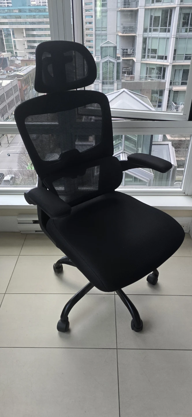Black Mesh Office Chair with Headrest – Good Condition