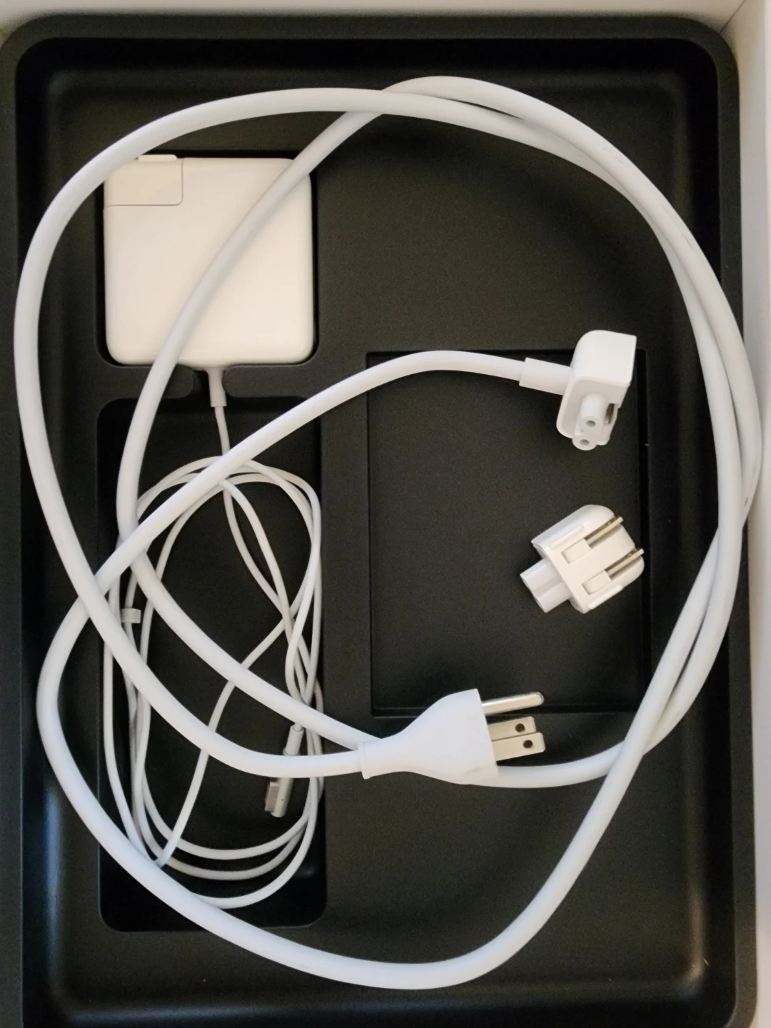 Apple MacBook Pro 13.3" Laptop & Accessories - photo 3