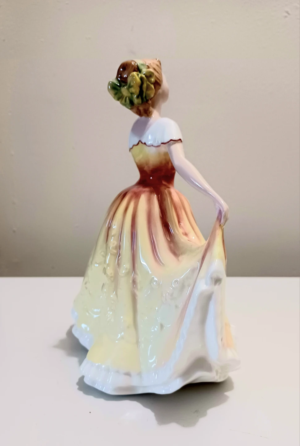 Vtg Royal Doulton Deborah Figurine - photo 2