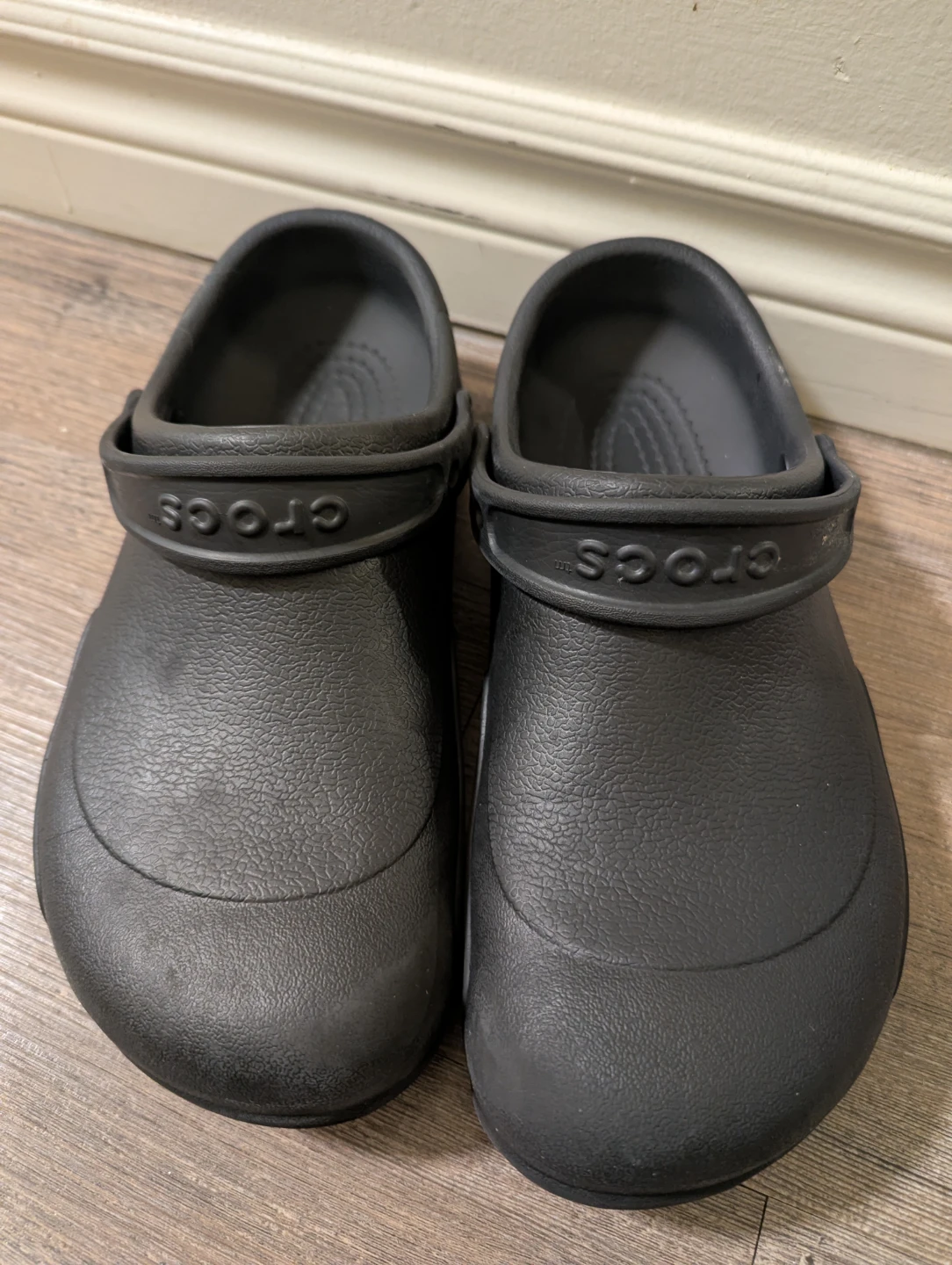 Black Crocs Work Shoes Size 10/12