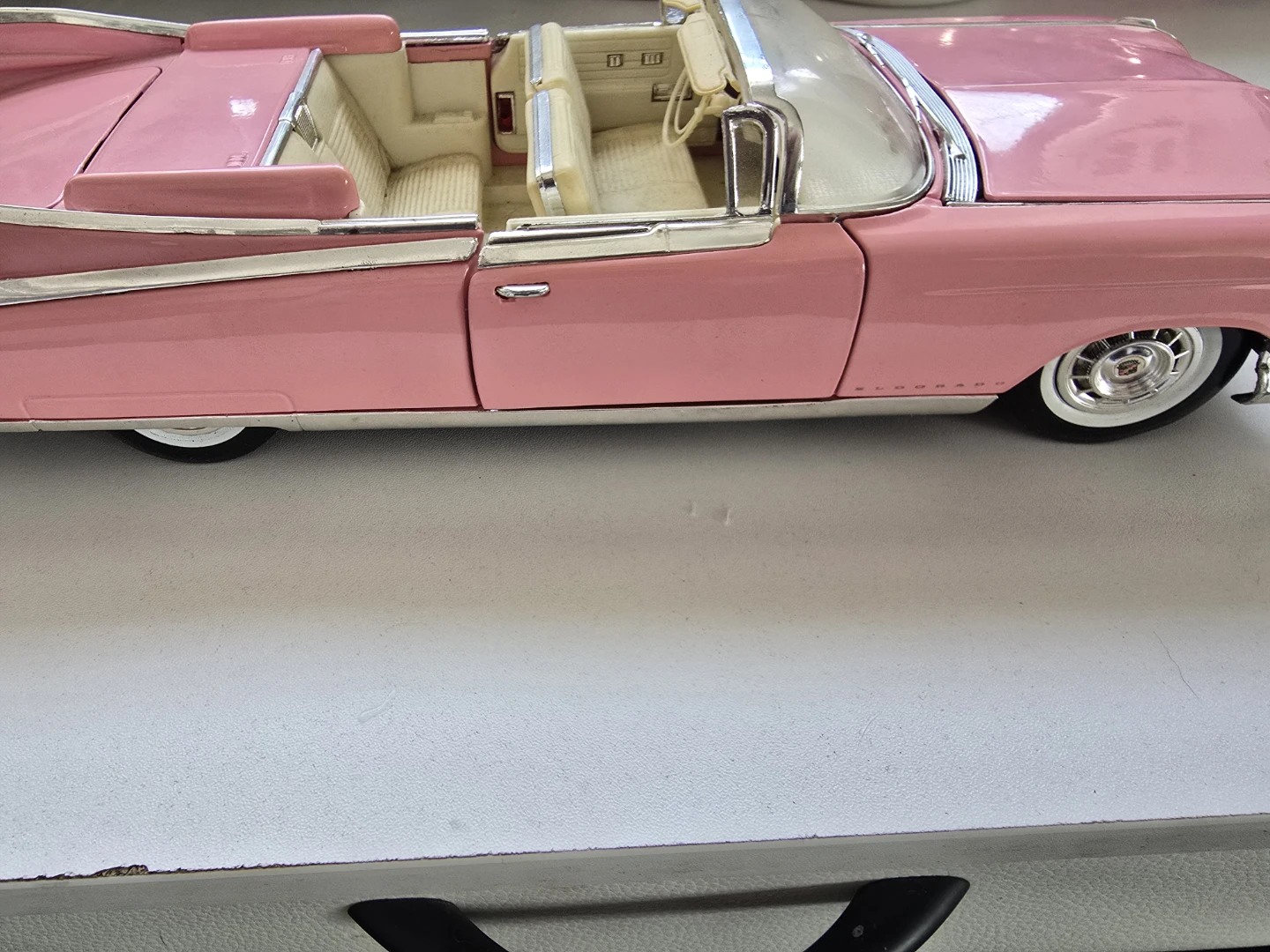 Pink Cadillac Eldorado Convertible Model Car - photo 3