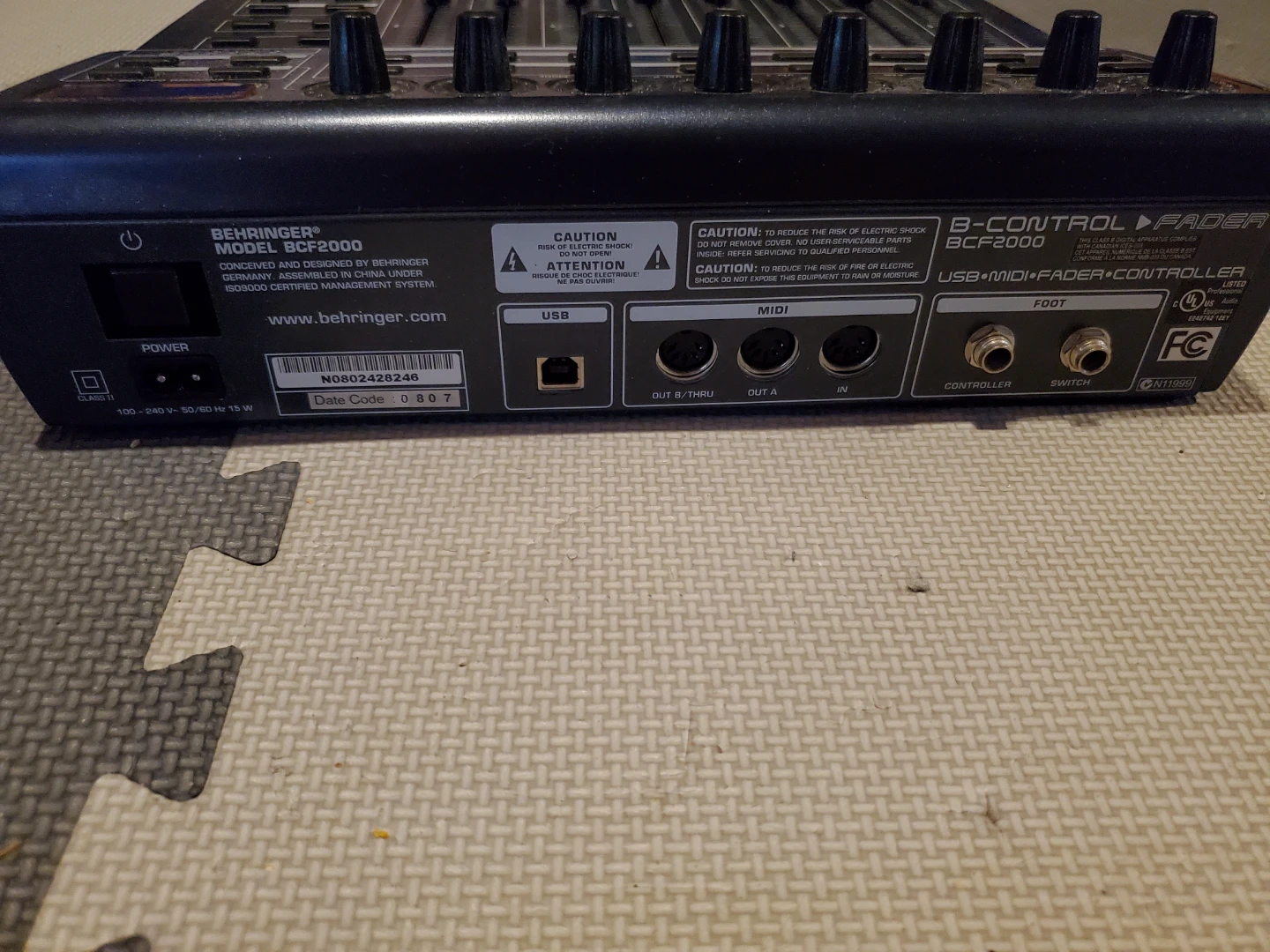 Behringer B-Control BCF2000 USB MIDI Fader Controller - photo 3