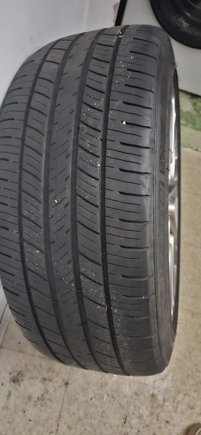 Lincoln Wheel with Tire 235/45R18 - photo 4