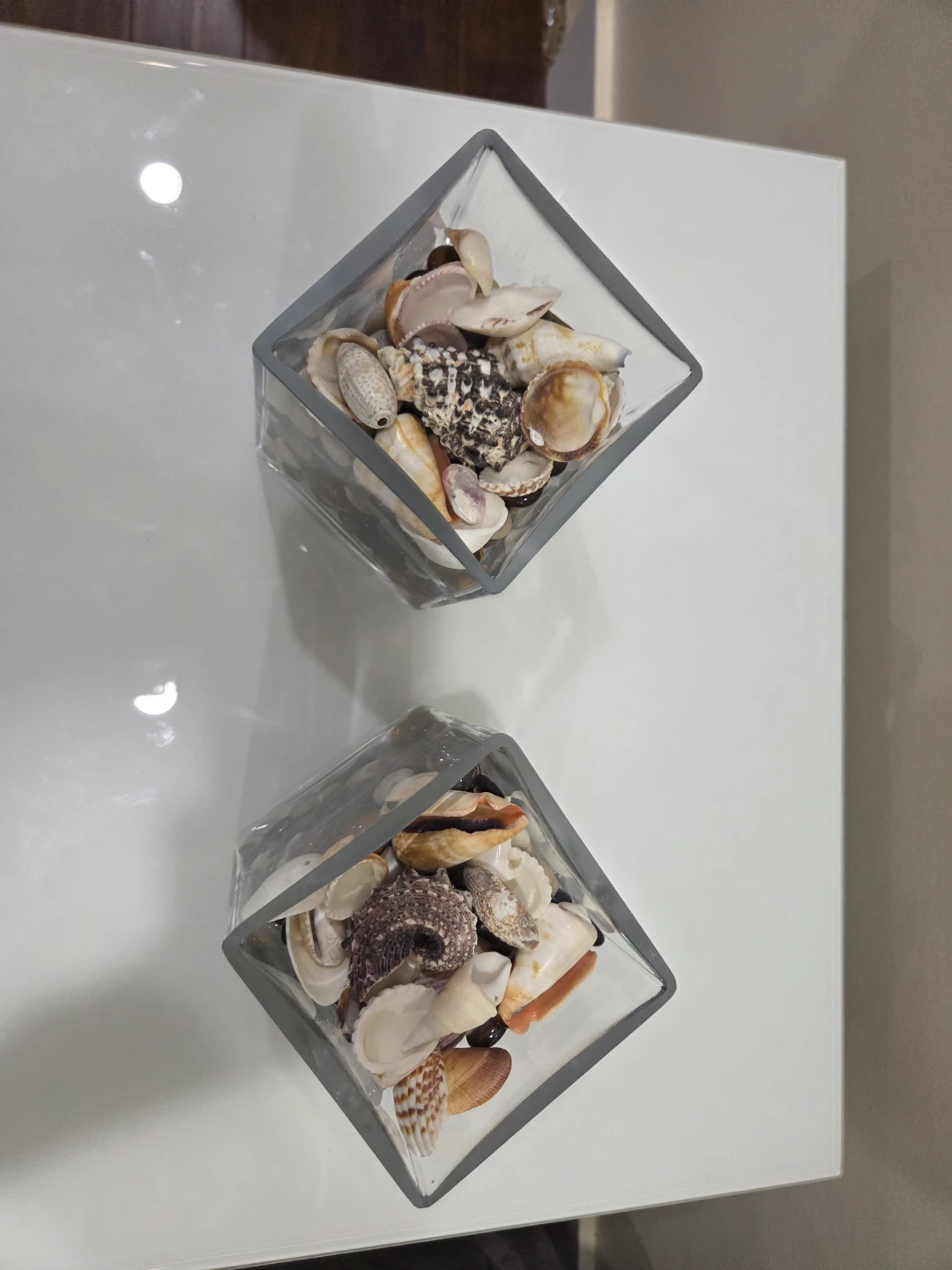 Set of 2 Glass Vases with Shells and Stones - photo 2