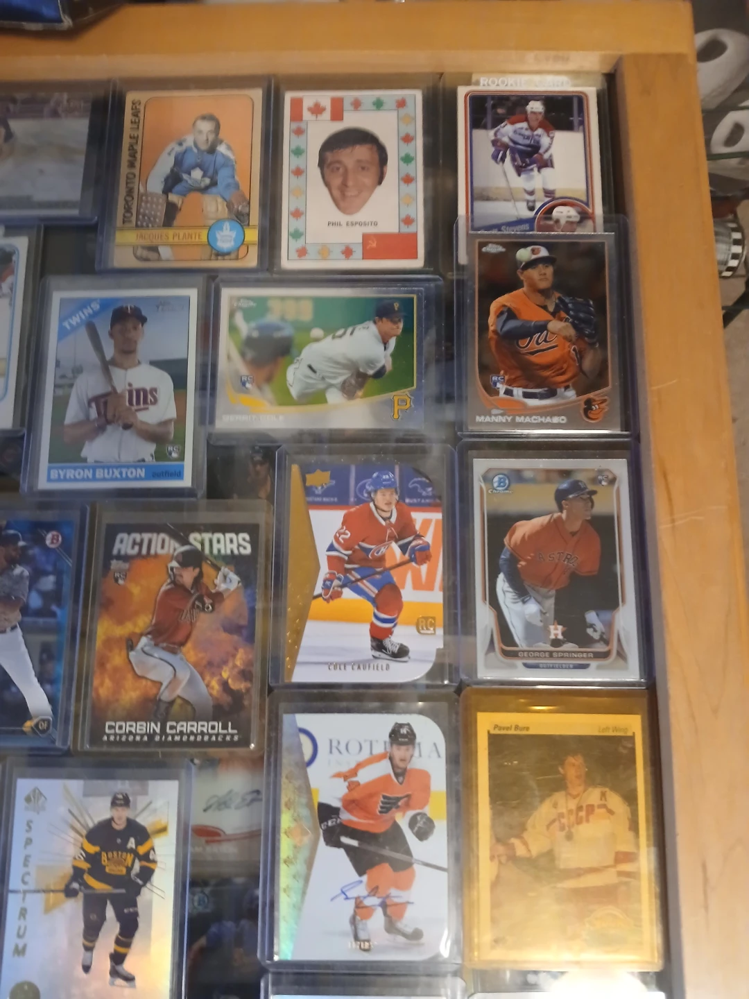 Collection of Hockey and Baseball Cards - photo 3