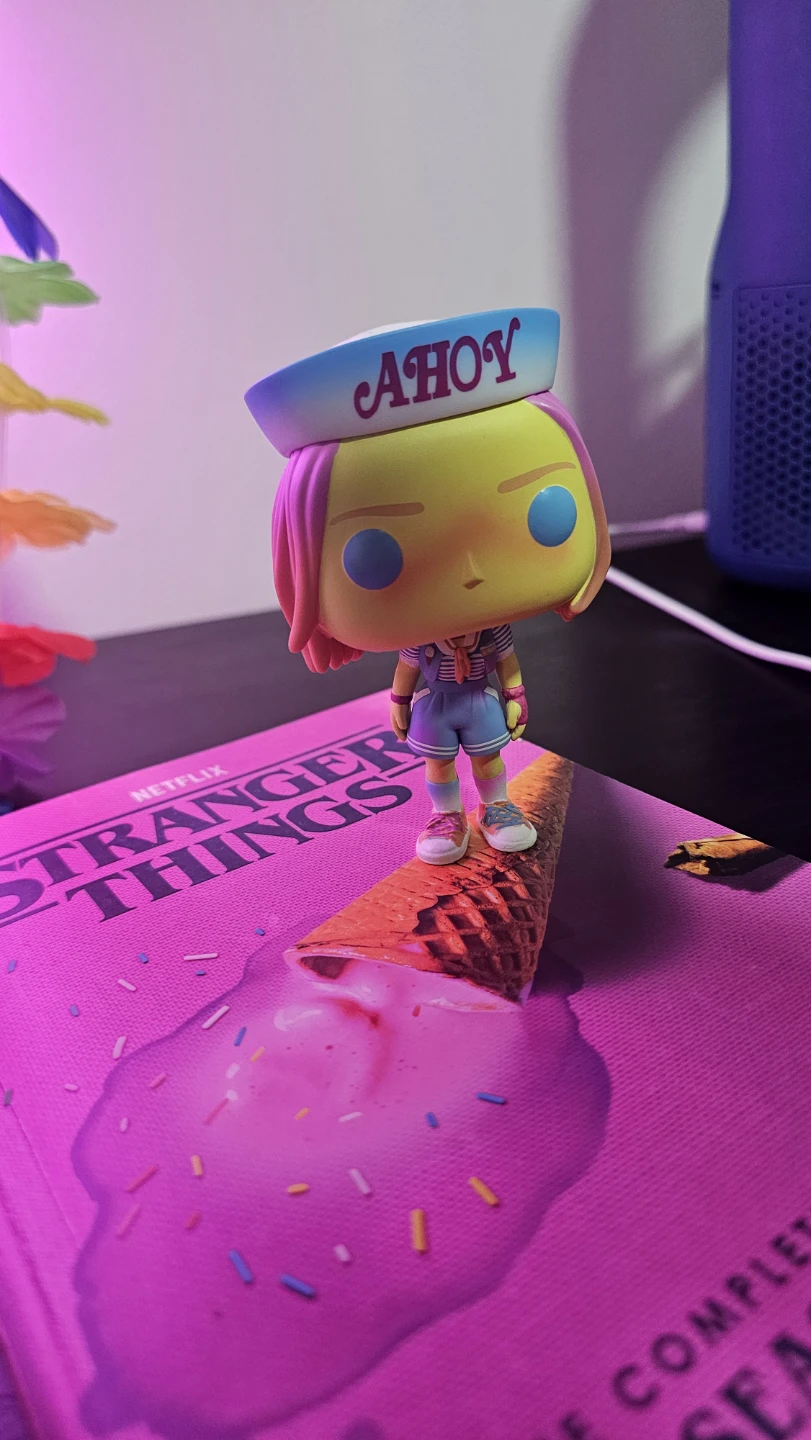 FREE Funko Pop! × Scripts Book: Stranger Things Season 3 - photo 2