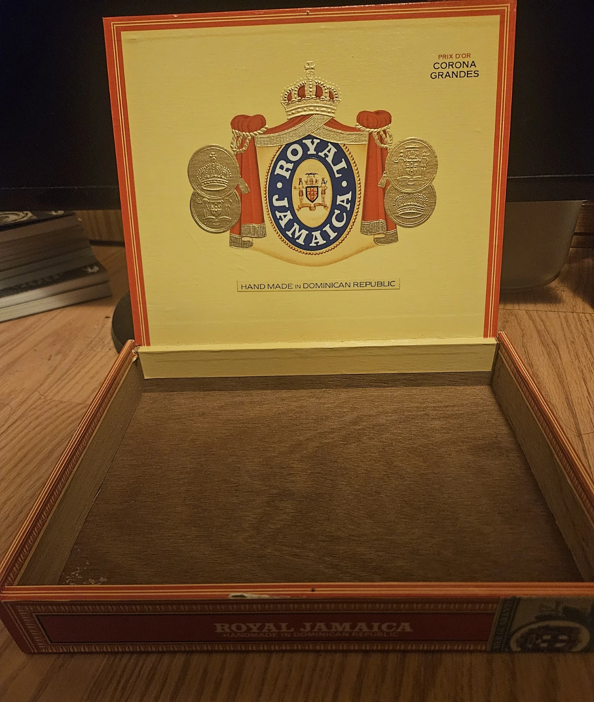 Royal Jamaica Cigar Box (Dominican Republic) - photo 2