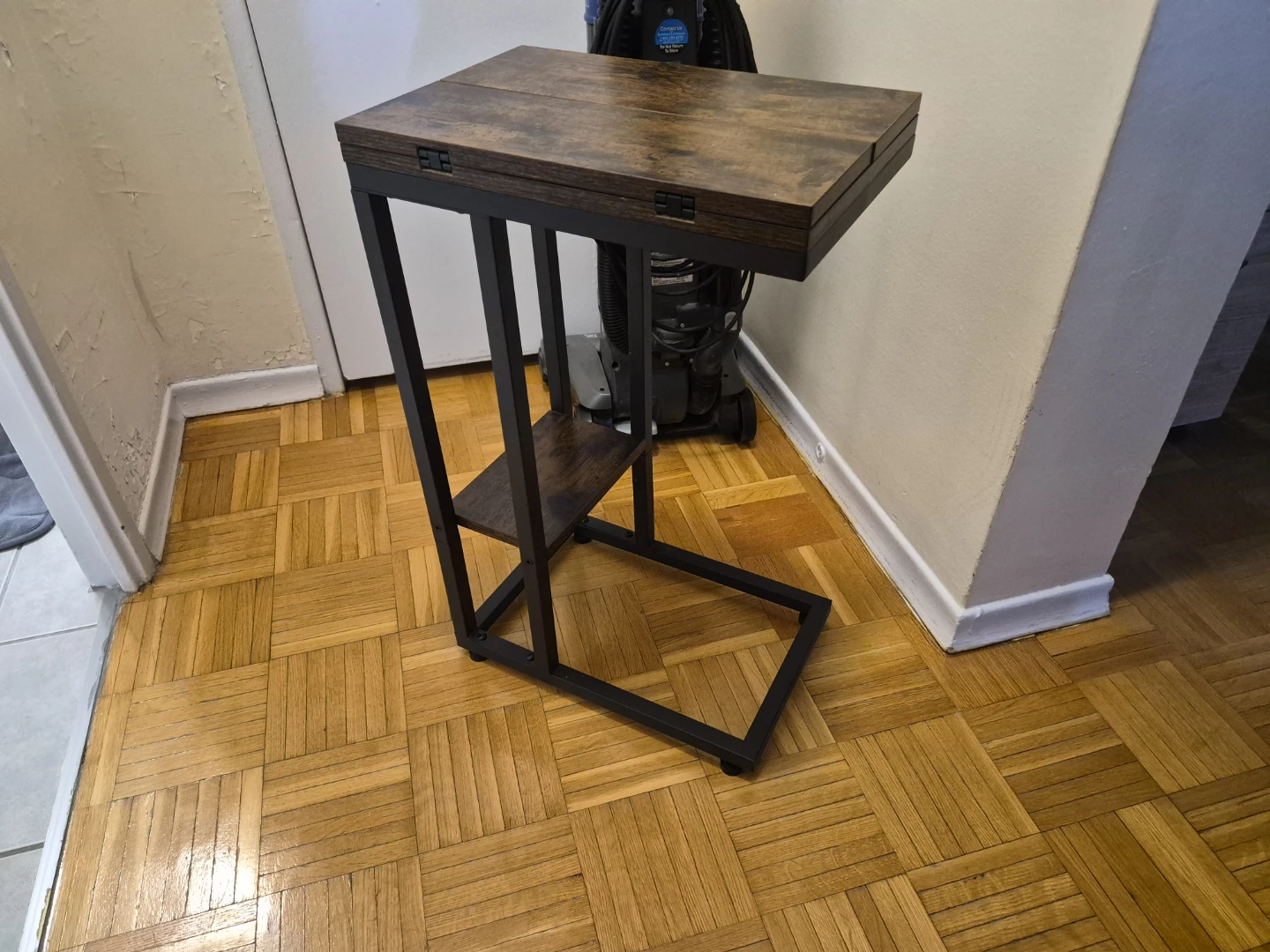C-Table with folding table