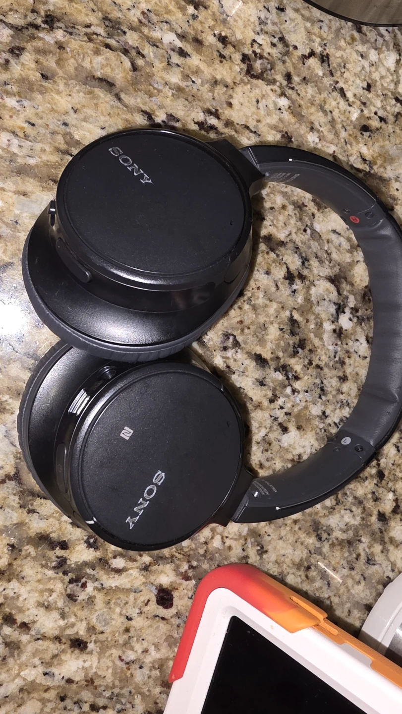 Sony Wireless wh ch 710 Headphones - photo 2