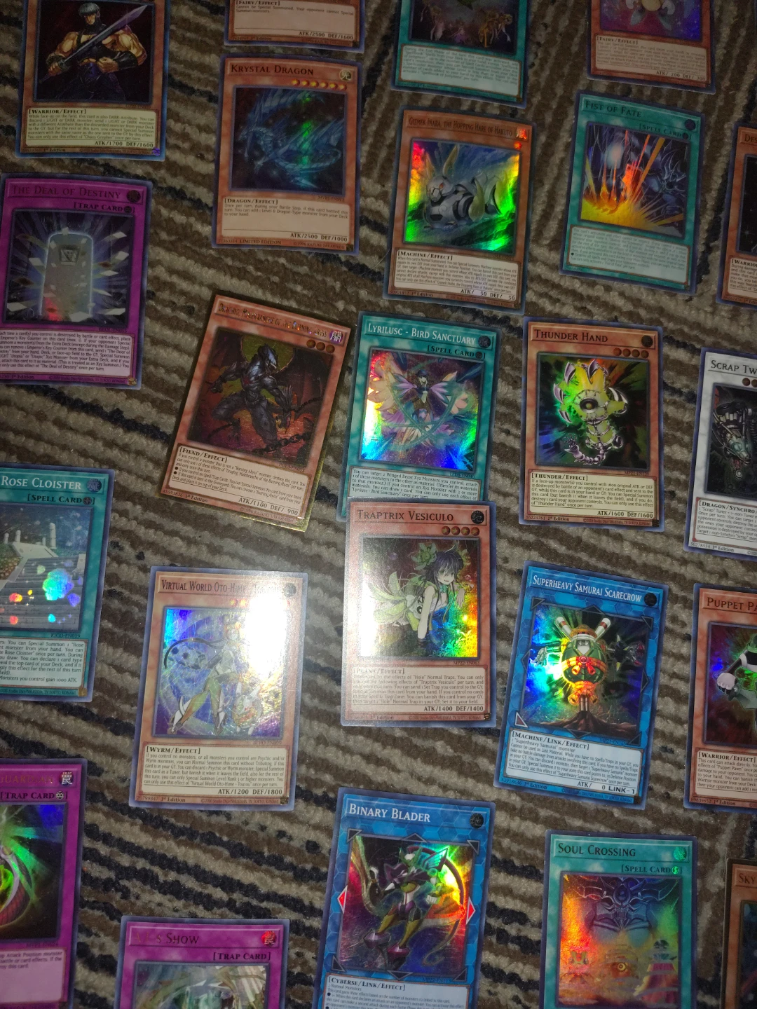 Yu-Gi-Oh! Trading Card Lot 100+ holos and rare - photo 3