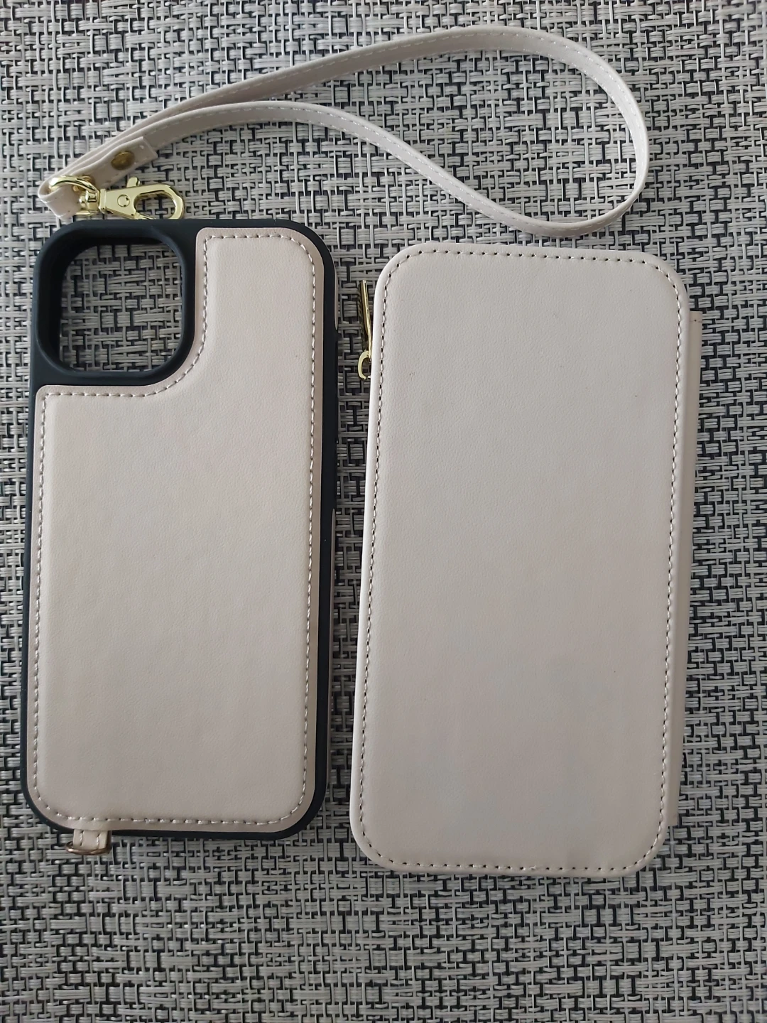 iPhone 15 (6.1") Wallet Case with Zipper and Card Slots