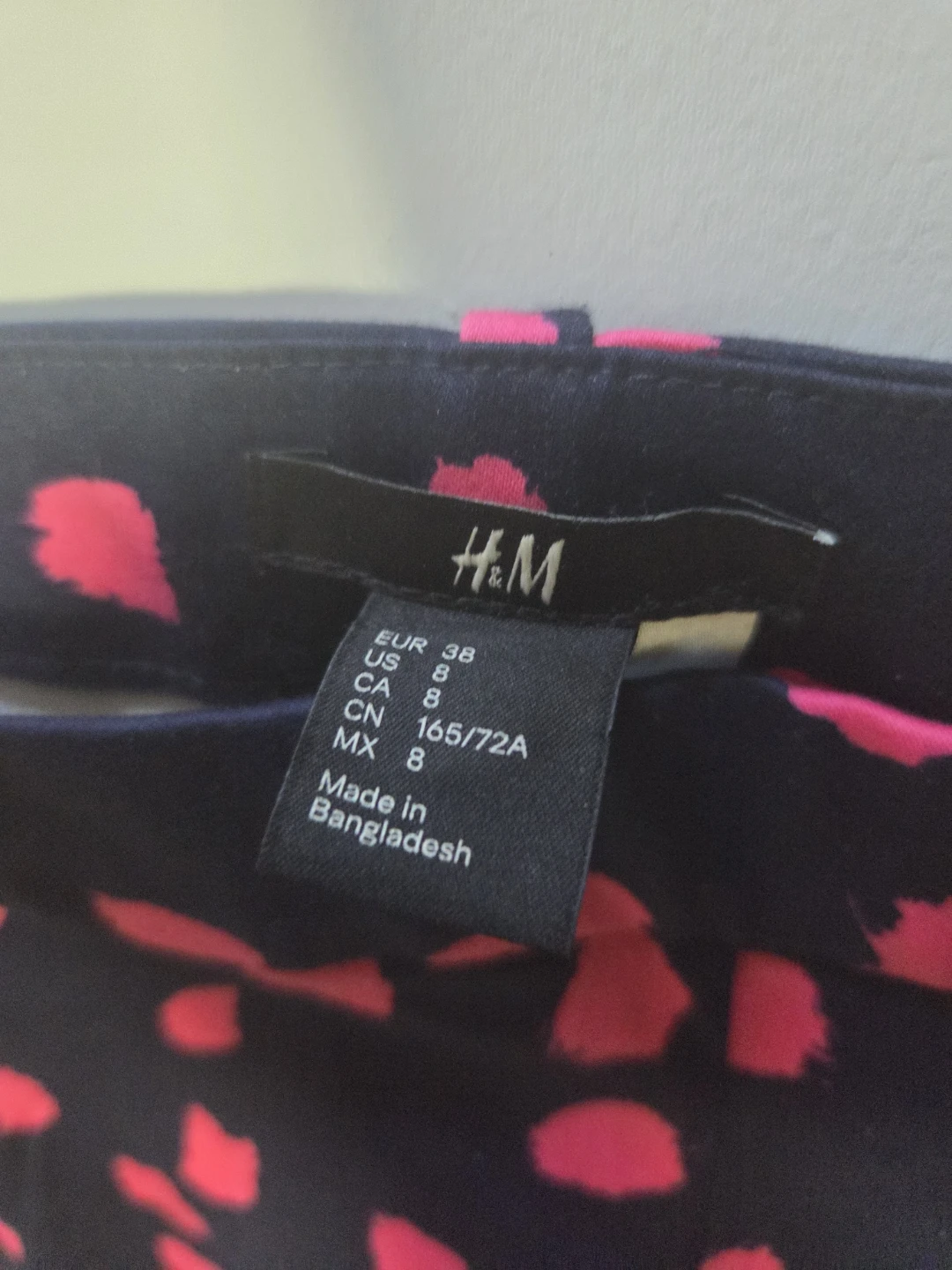 NEVER WORN H&M Women's Navy & Pink Patterned Pants Size 8 - photo 3