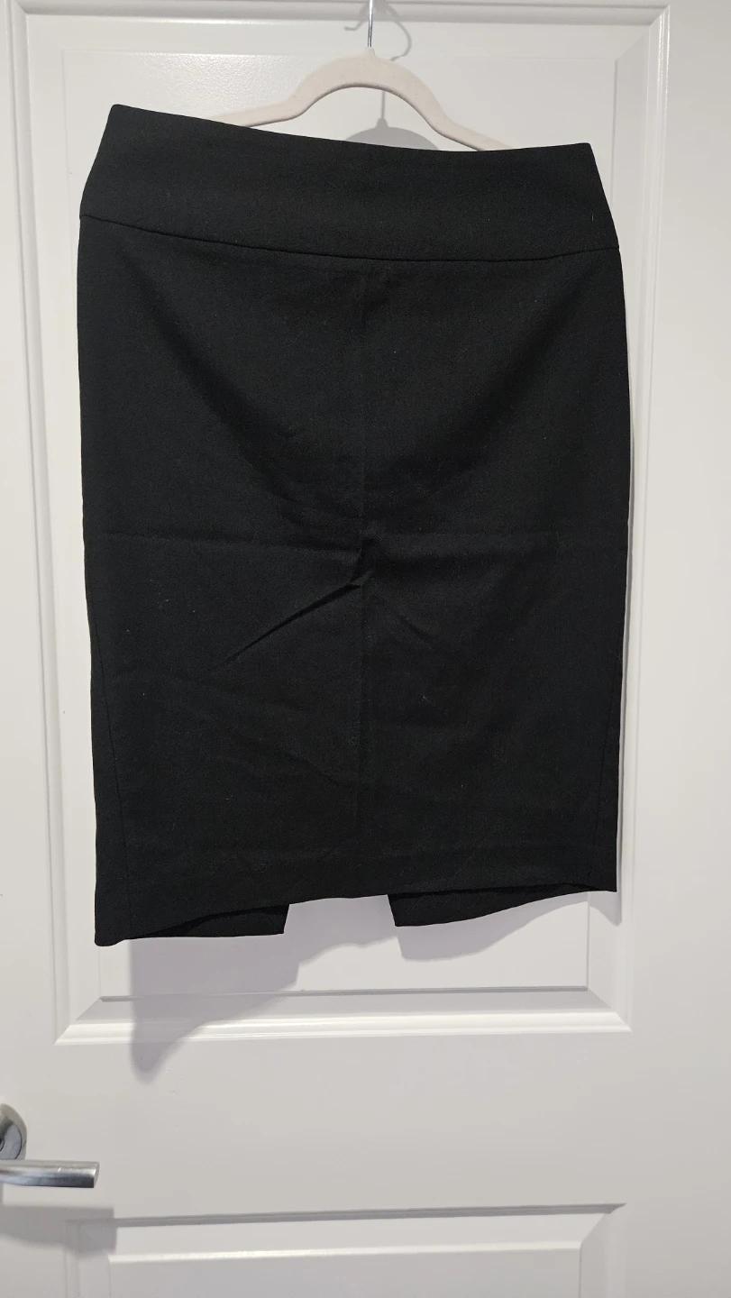 Zara Basic Black Pencil Skirt, Size 10 Medium to Large