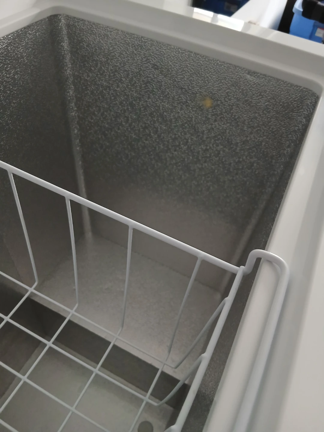 Koolatron Chest Freezer 3.5 Cu. FT. - photo 3