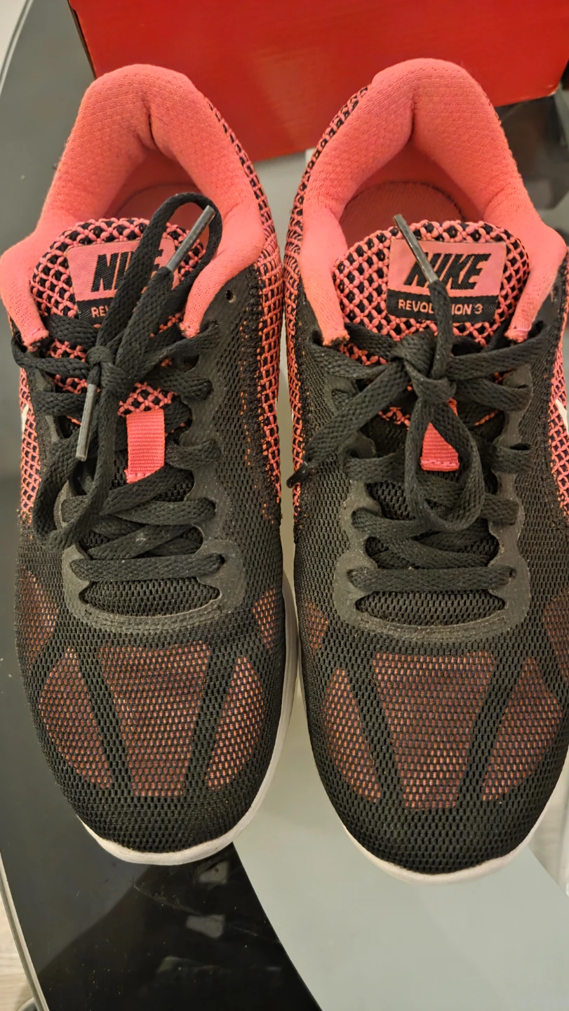 Nike Revolution 3 Running Shoes - Women's US 6