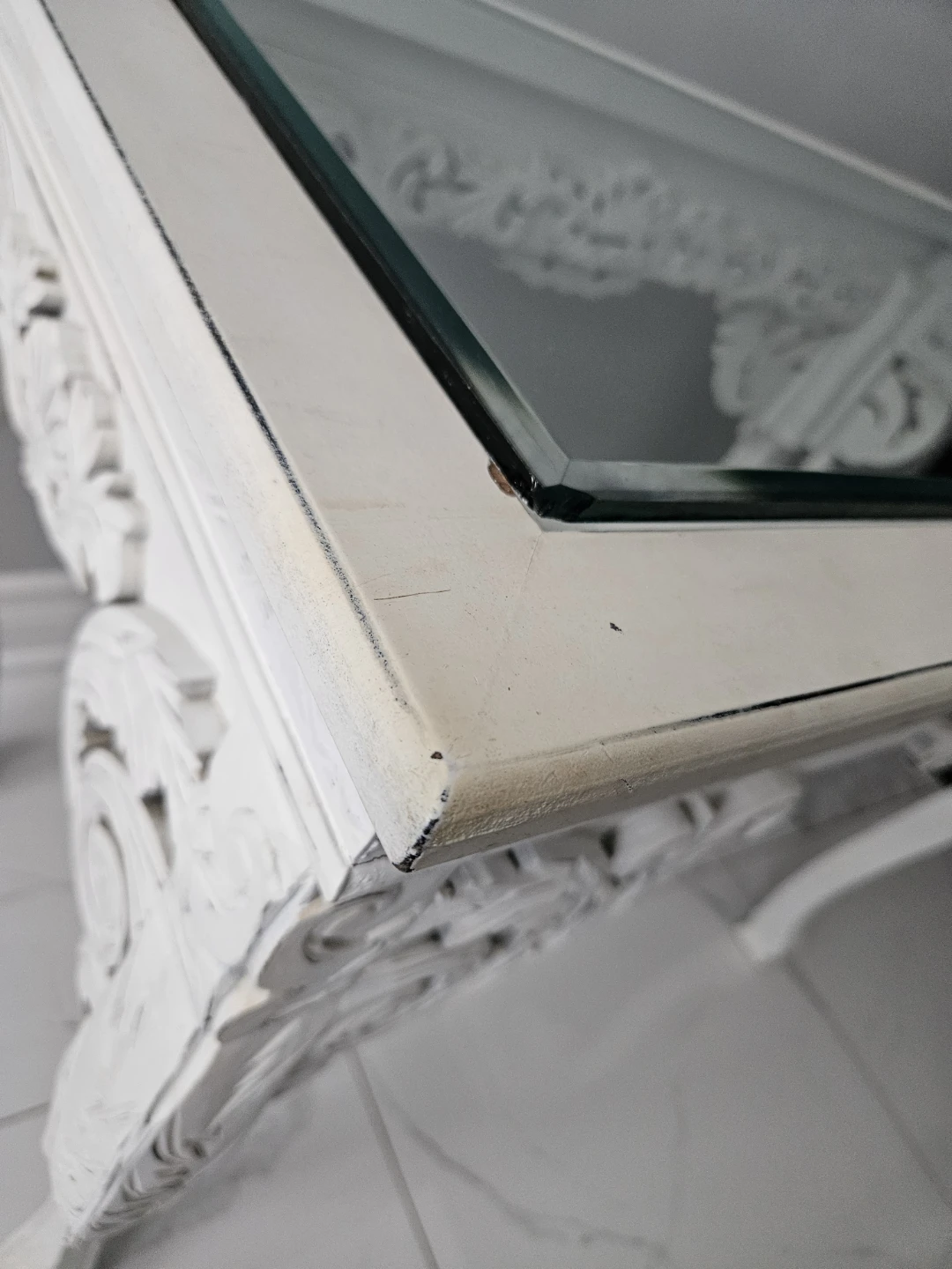 White Baroque Style Console Table with Glass Top - photo 5