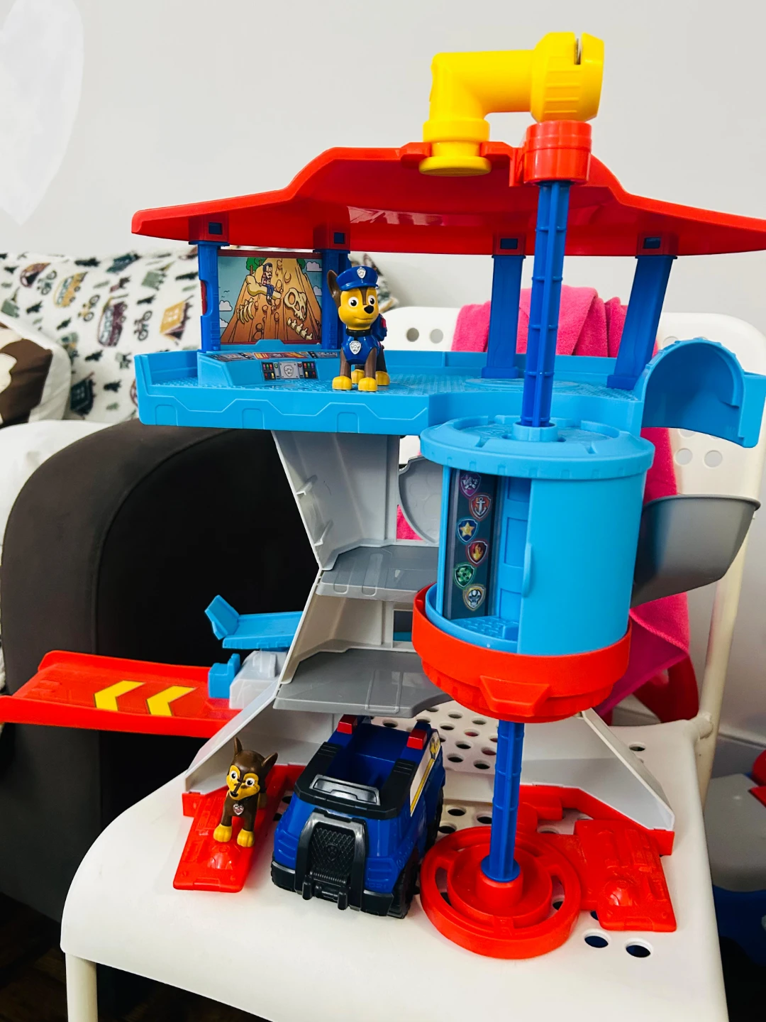 Moving out sale - Paw Patrol Lookout Tower Playset - photo 3