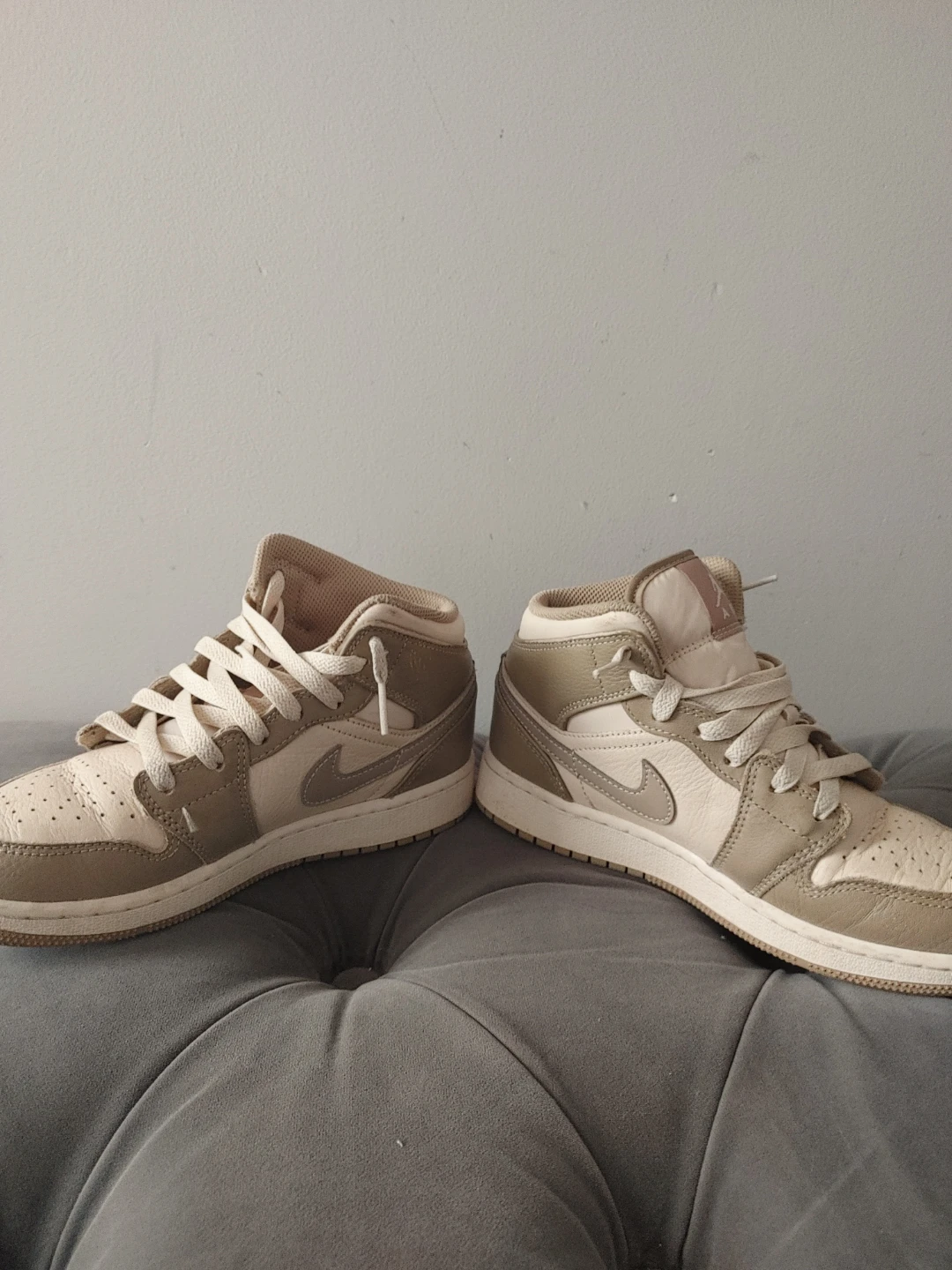 Air Jordan 1 Mid SE