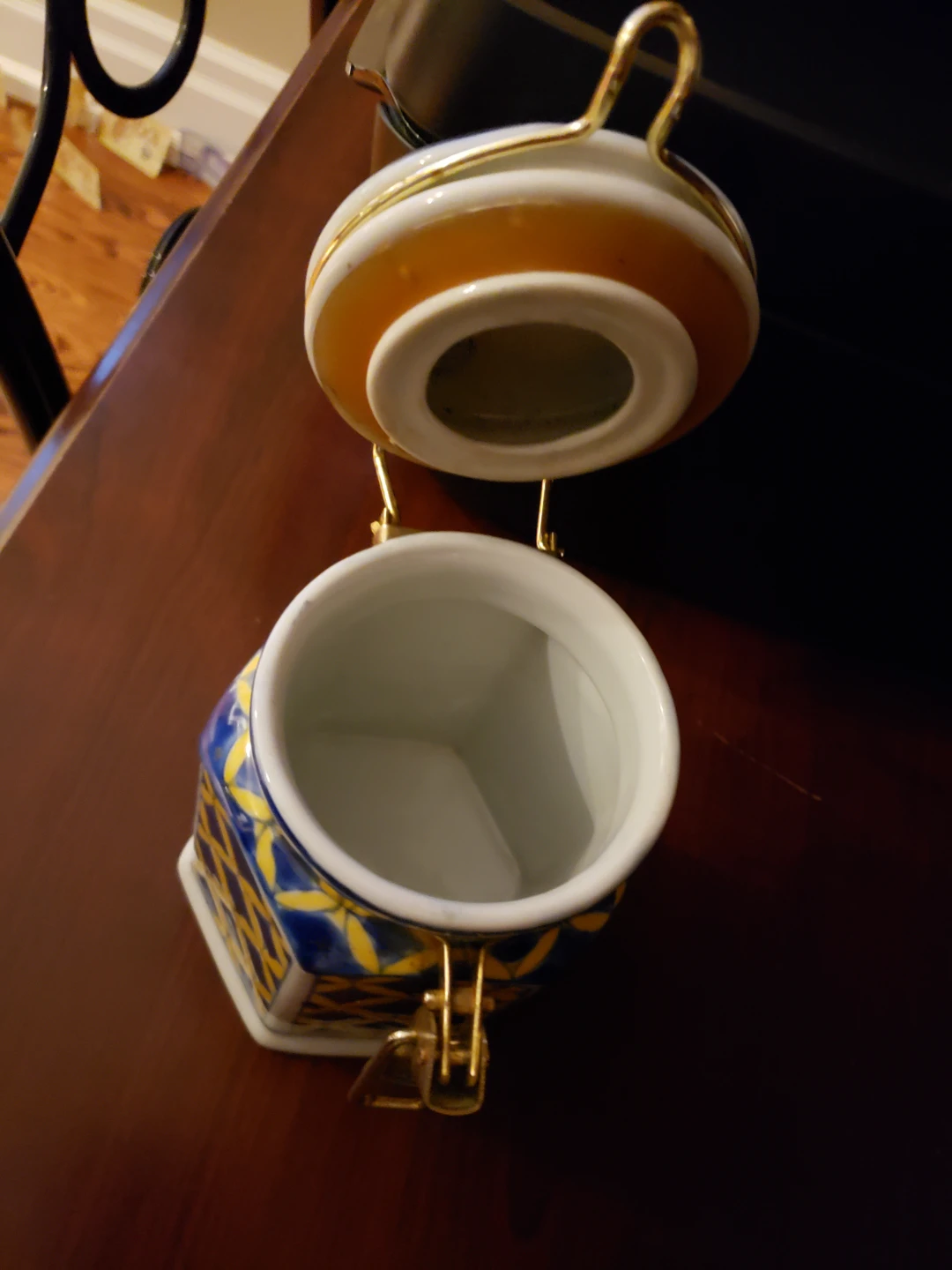 Decorative Ceramic Storage Jar - photo 3