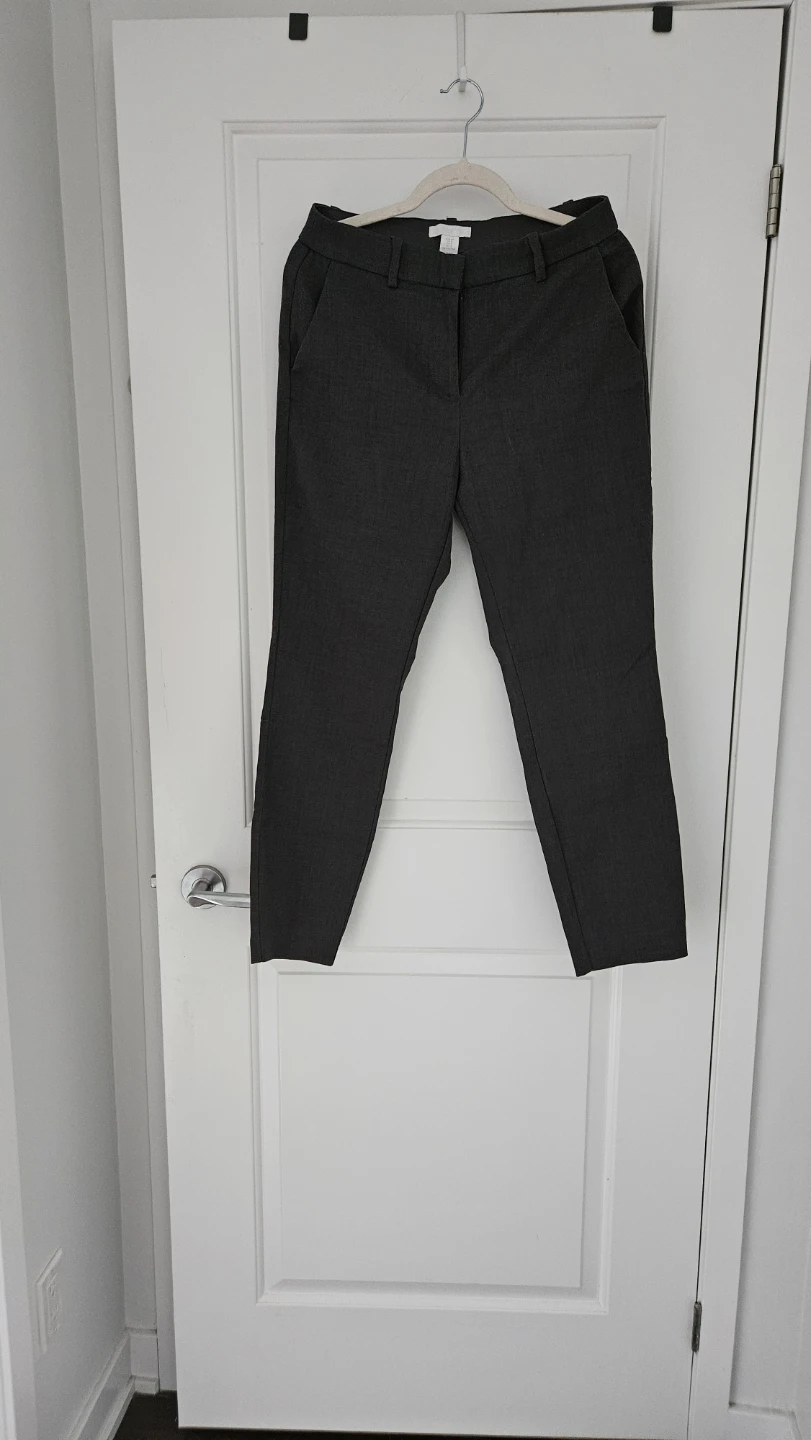 H&M Women's Grey Pants - Size 8 Medium