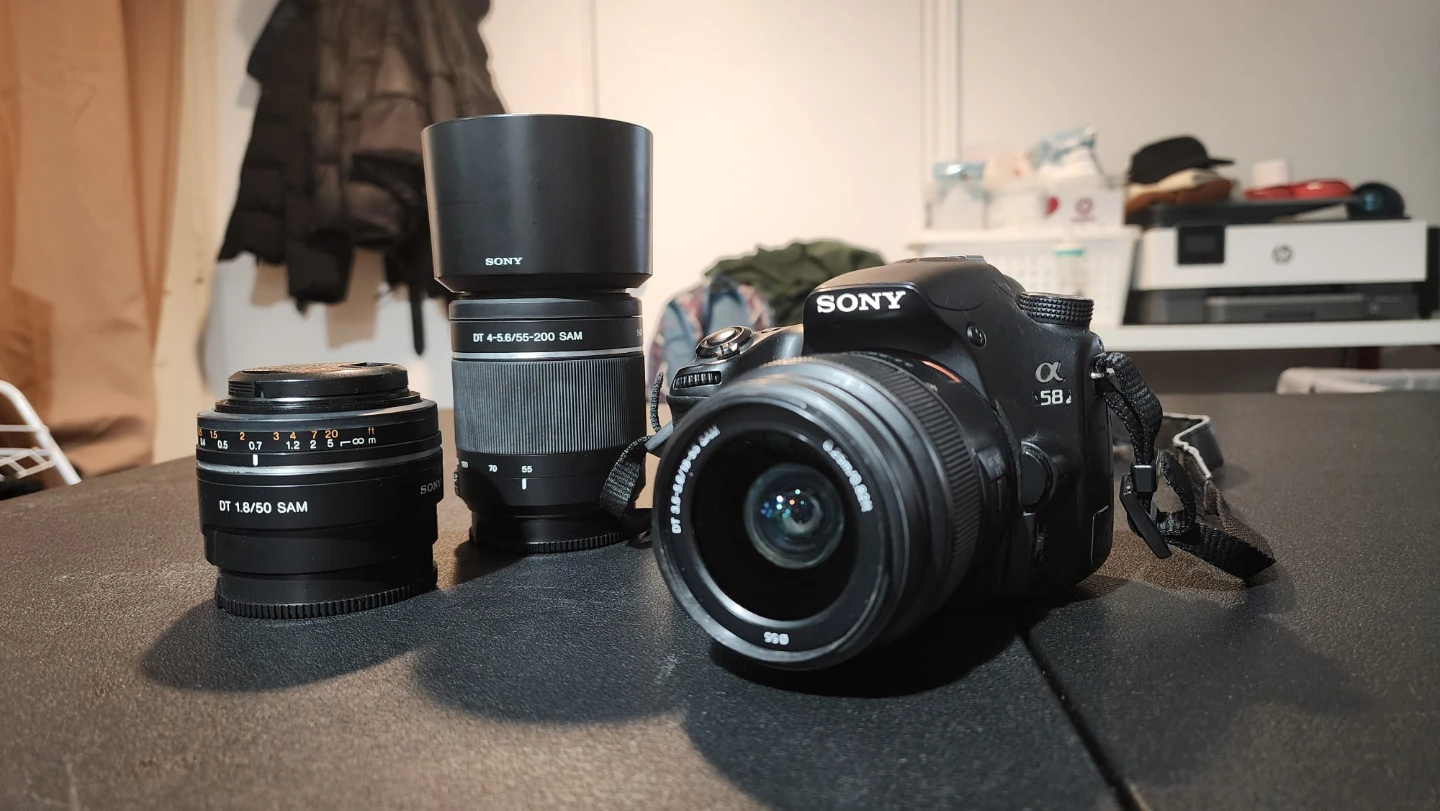 Sony Alpha DSLR Camera with 2 Lenses (extra) - photo 2