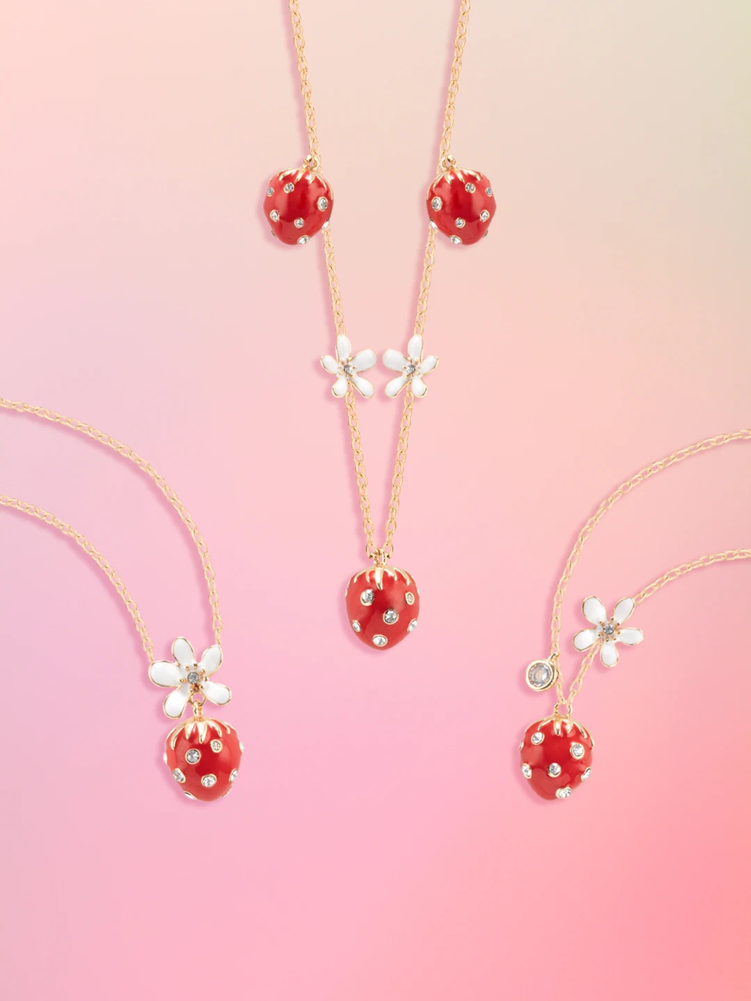 Charmed Aroma Strawberry Necklace Collection Candle - photo 2
