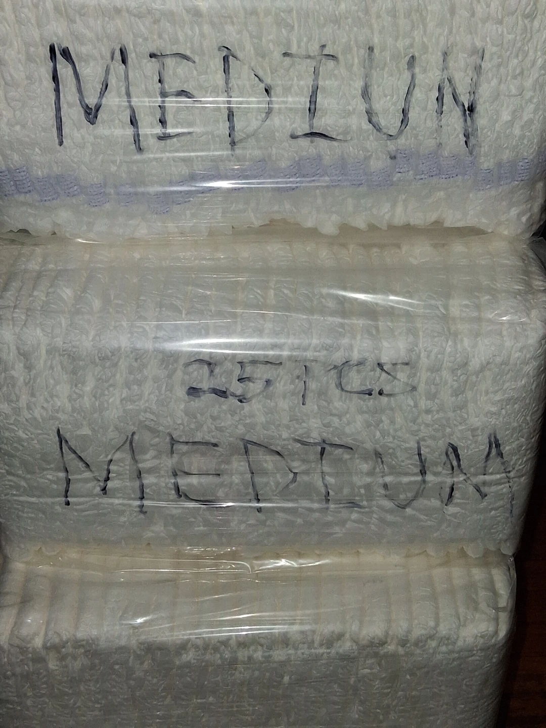 Medium Diapers (25 Count) - photo 2