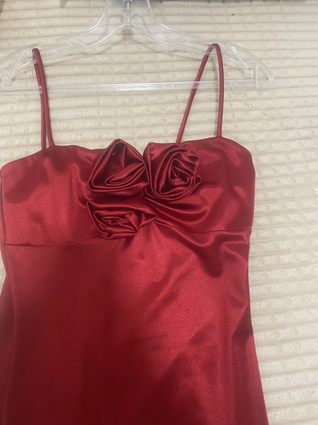 Red Satin Dress (size M) used only one hour for party, like new - photo 2