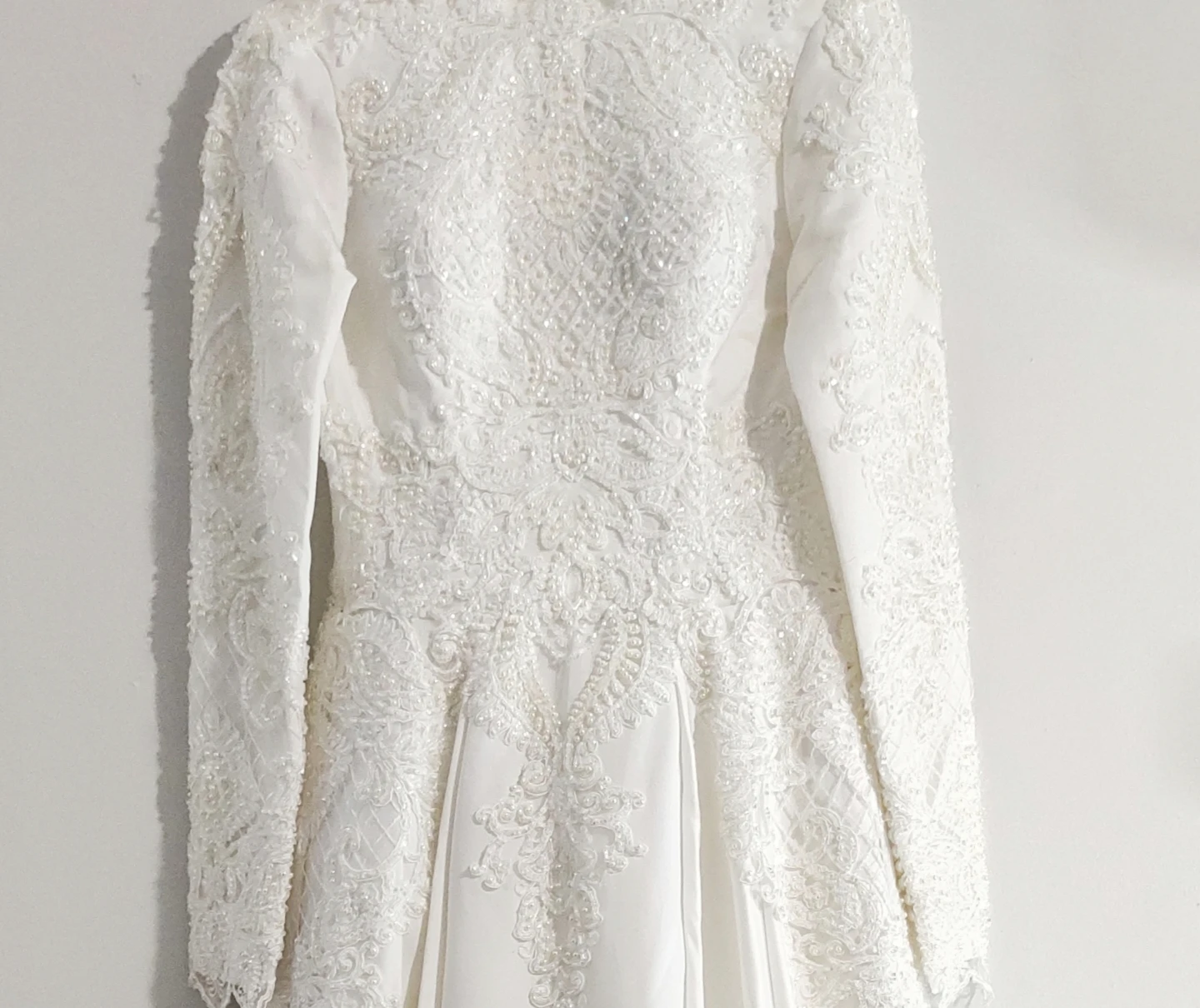 White Lace Beaded Long Sleeve Wedding Dress - photo 2