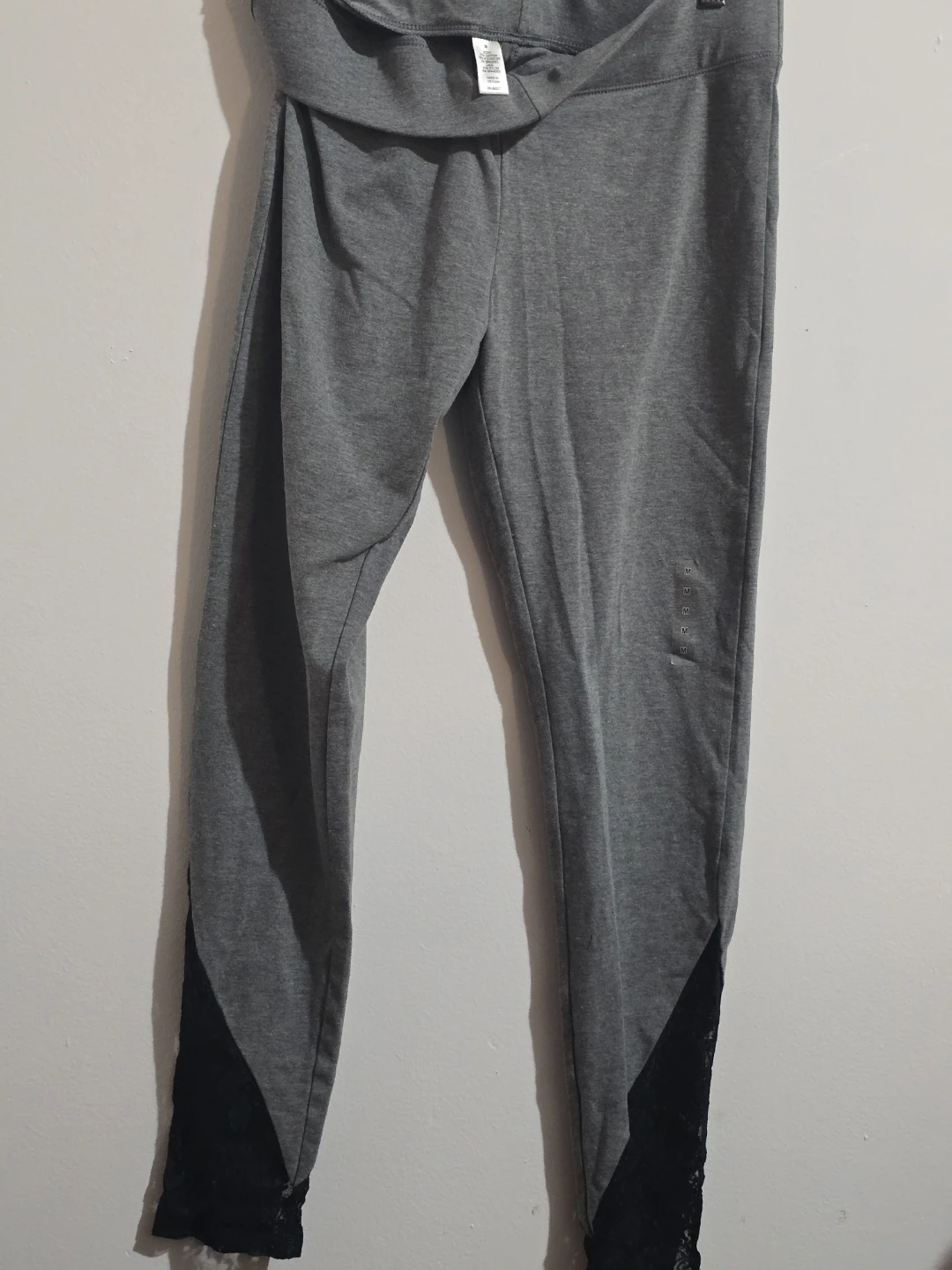 Women's Grey Lace Trim Leggings Size Medium - photo 3