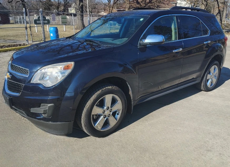 2015 Chevy Equinox LT - photo 2