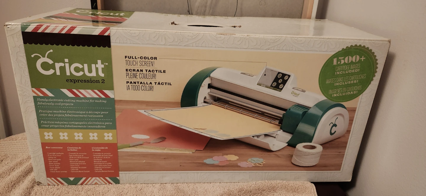 Cricut Expression 2 Electronic Cutting Machine Bundle