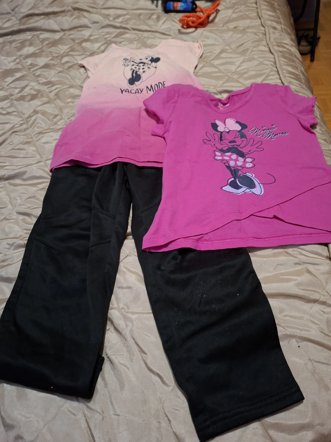 Girls Minnie Mouse & Vacay Mode T-Shirts and Black Pants Set🏆