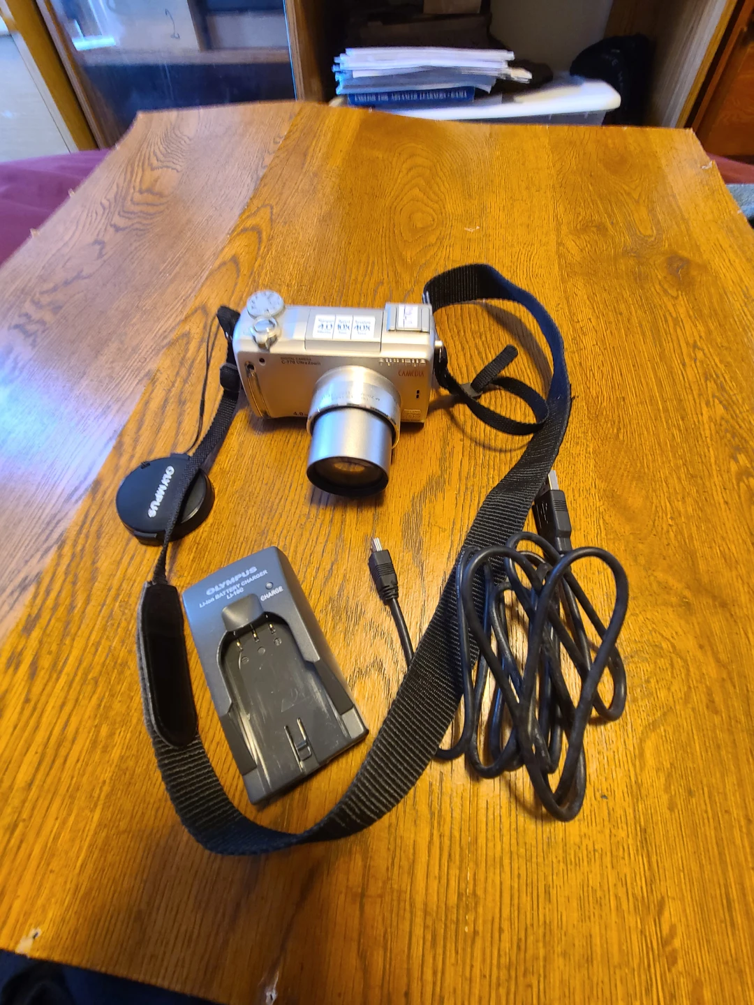 Olympus C-770 10x Ultra Zoom,  4 Megapixels Digital Camera - photo 4