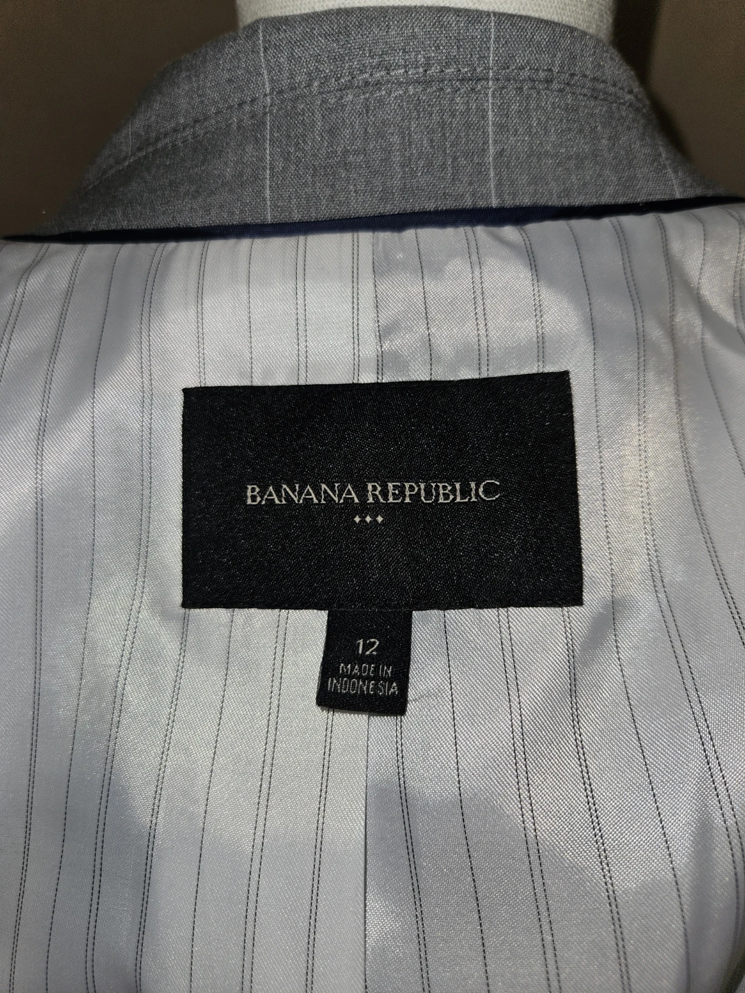 Banana Republic Women's Grey Plaid Blazer Size 12 - photo 4
