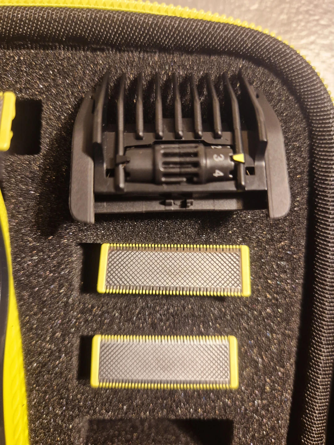 Philips OneBlade Hybrid Stubble Trimmer - photo 3