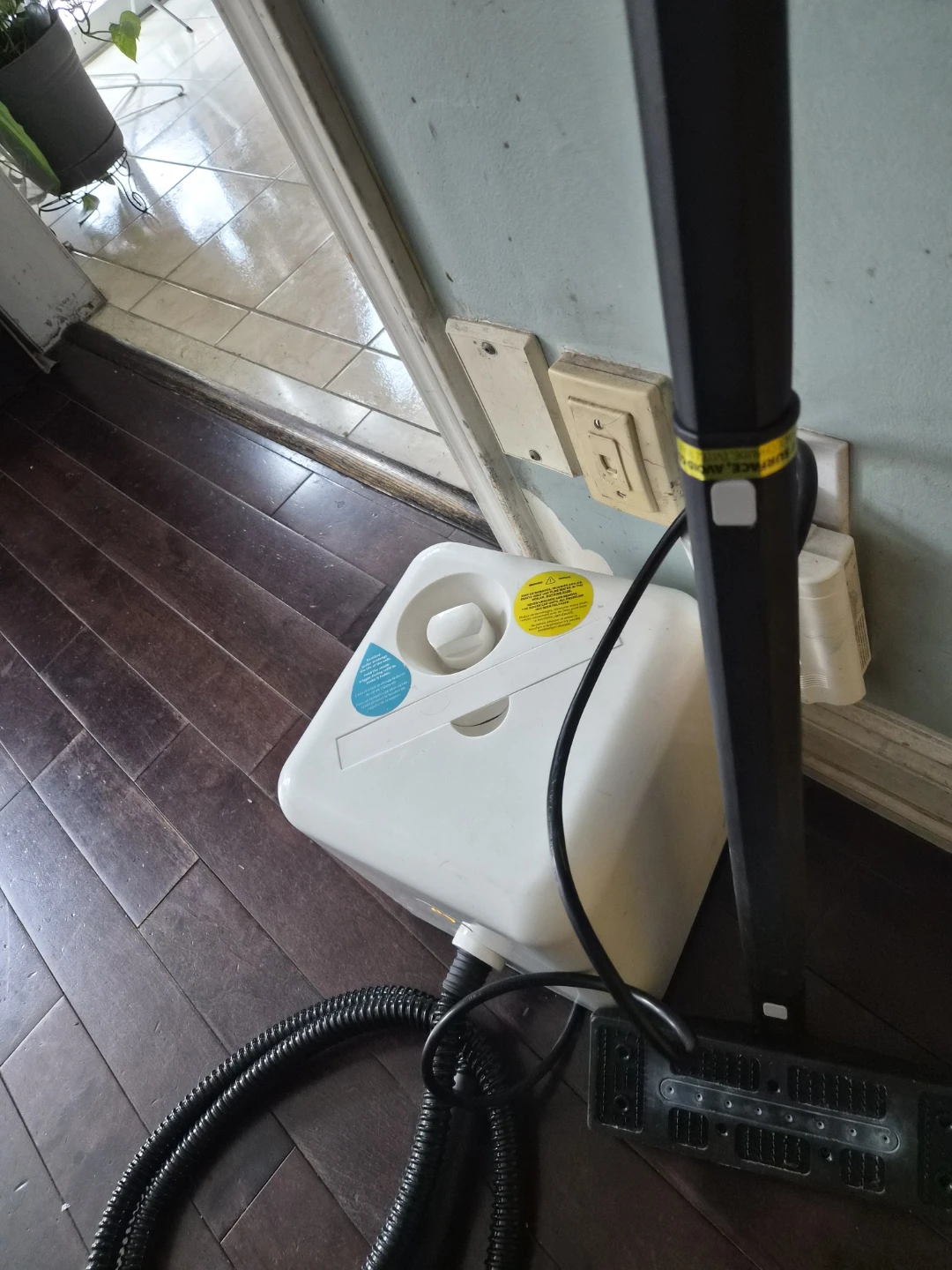 Duprey NEAT multi surface  Steam Cleaner - with accesspries - photo 2