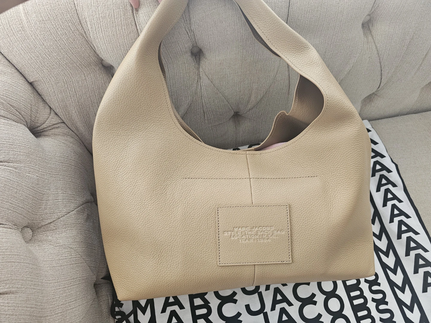 Authentic Marc Jacobs The Sack Bag Leather Tote Beige - photo 2