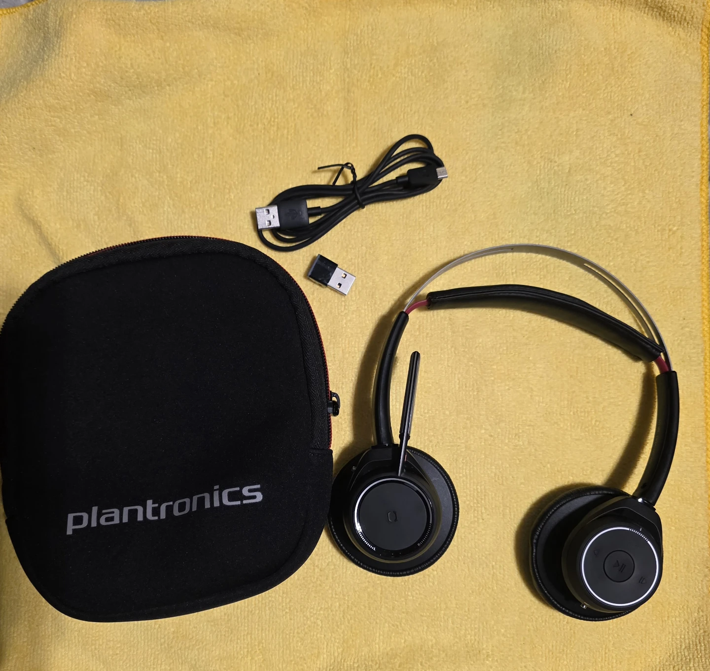 Plantronics Voyager Focus UC Bluetooth Headset