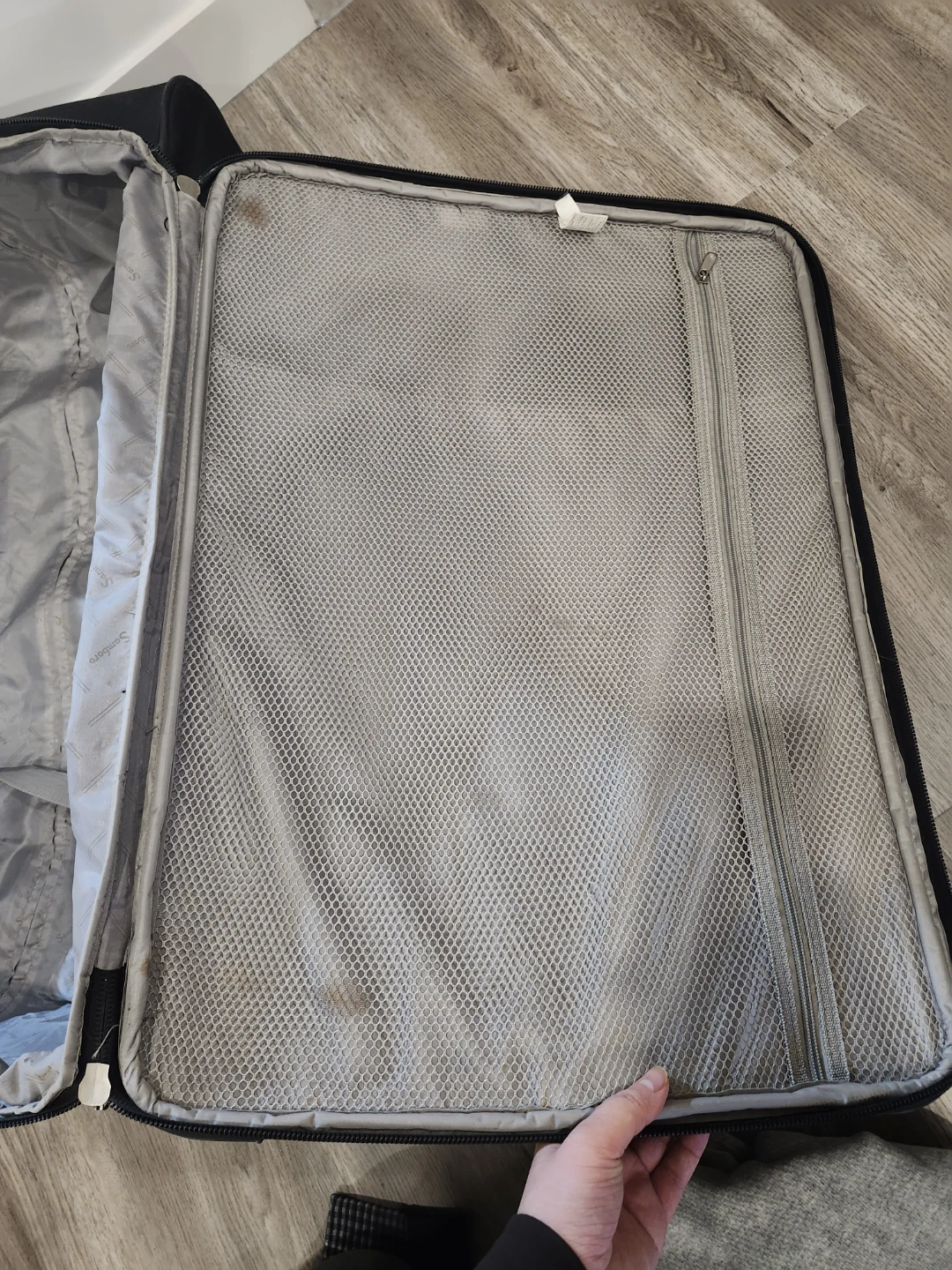 Samboro Black Rolling Suitcase - photo 3