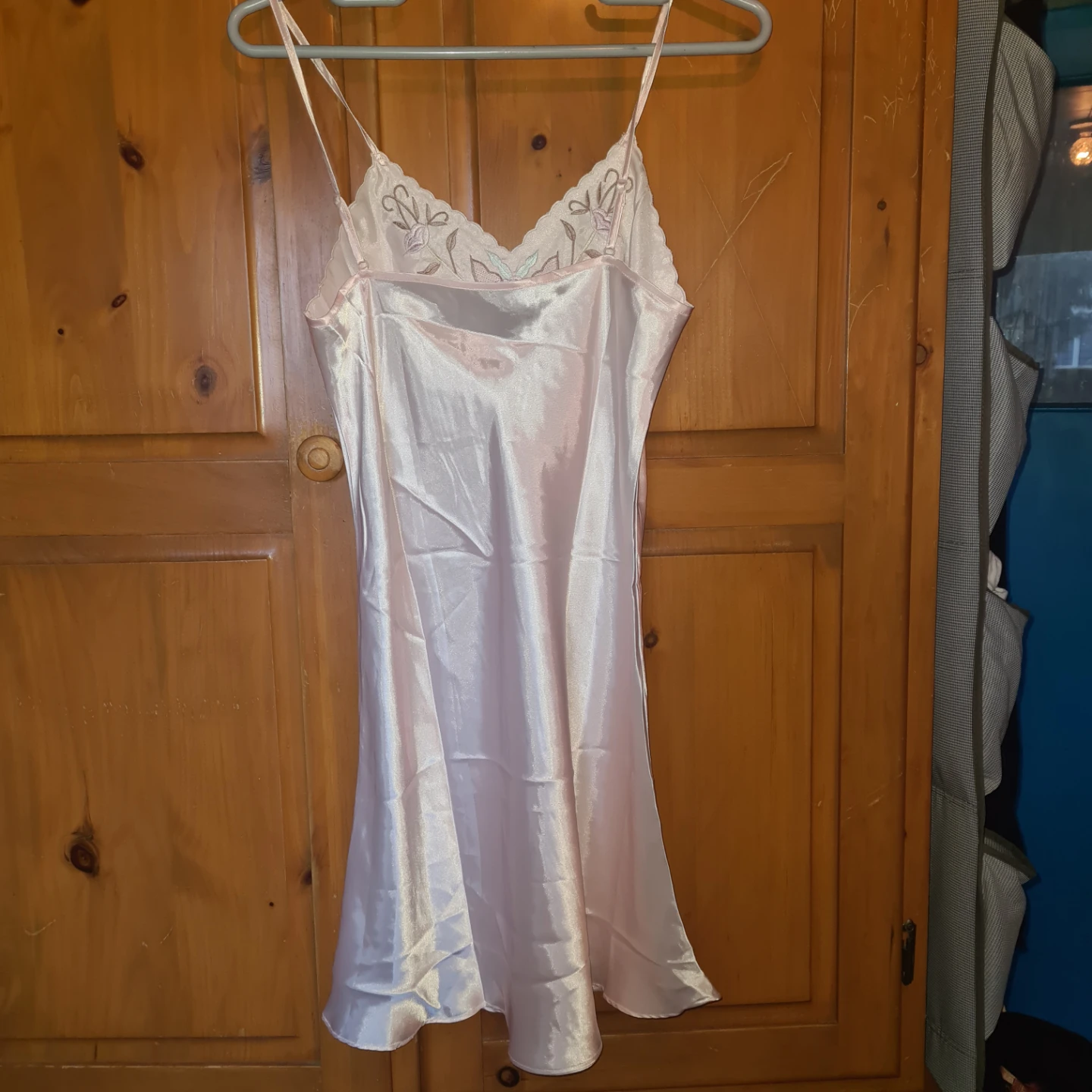 Pink Satin Camisole and Robe Set with Embroidery 🏆 - photo 4