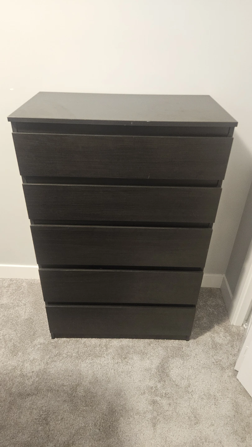 Dark Wood 5-Drawer Dresser