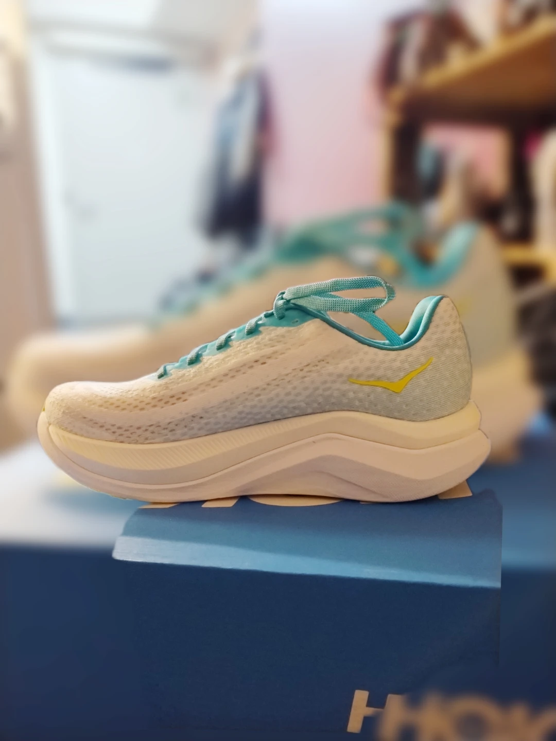 HOKA W MACH X sz 8.5 performance running shoe - photo 2