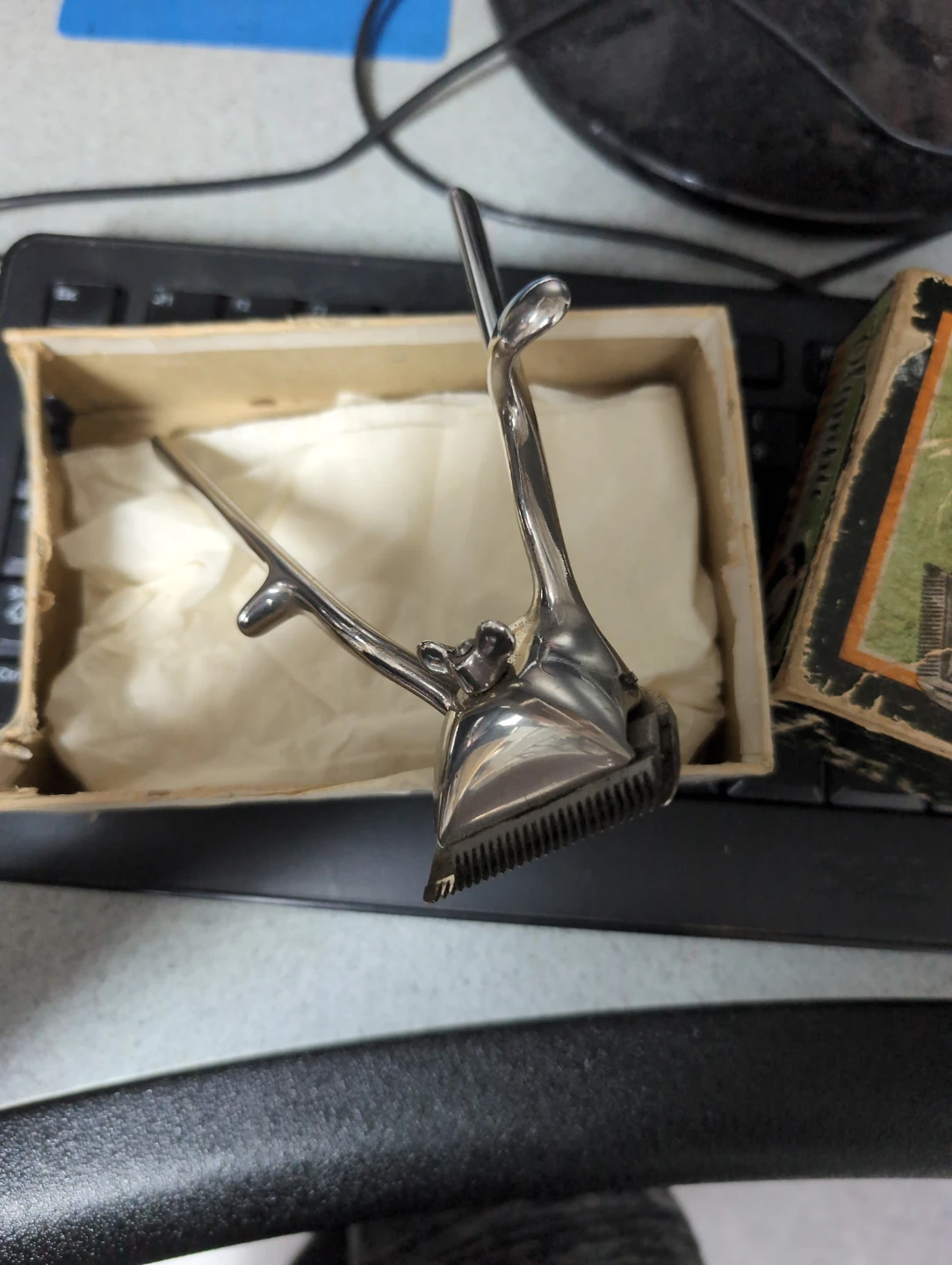 Vintage Olympic Hand Hair Clippers - photo 3