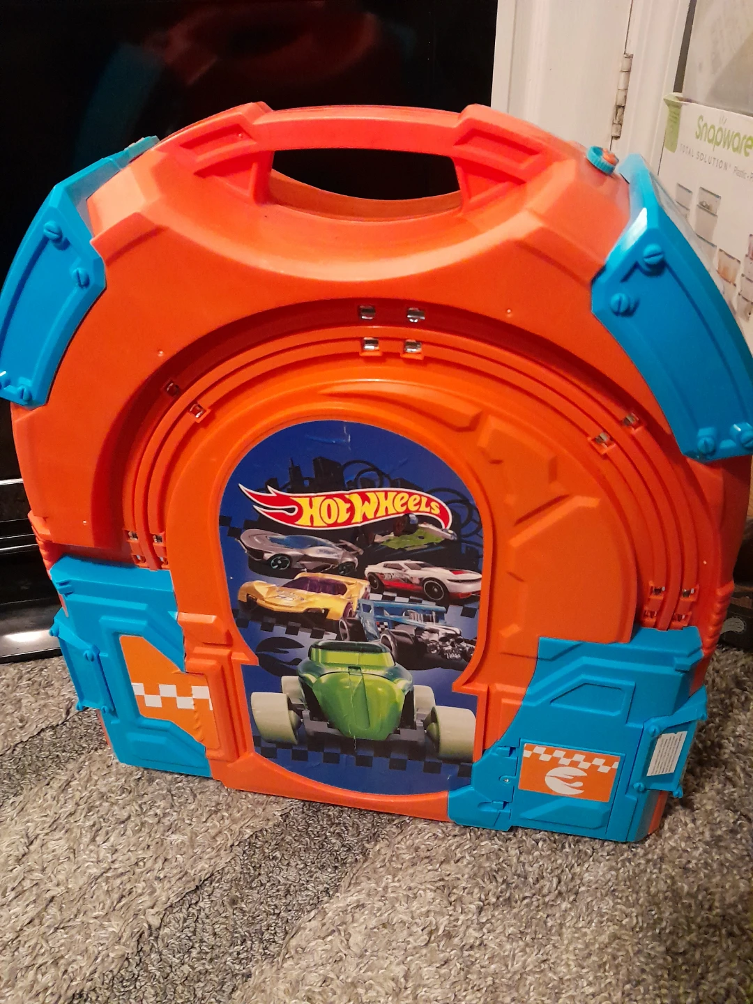 Hot Wheels Slot Car Race Track Set with 2 slot Cars